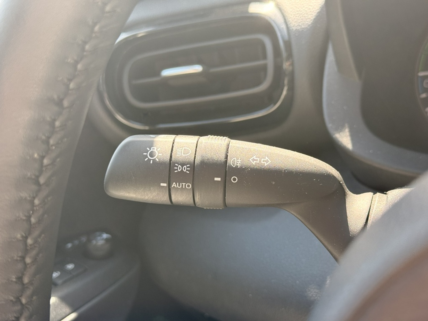 Foto van Mazda Mazda2 Hybrid