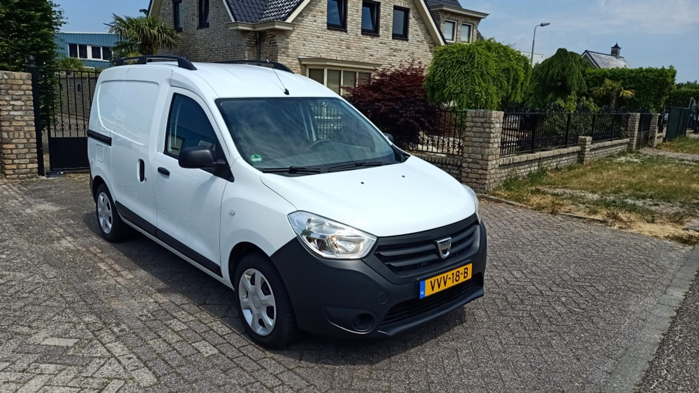 Dacia Dokker 1.6 Basic 2014 - voorkant