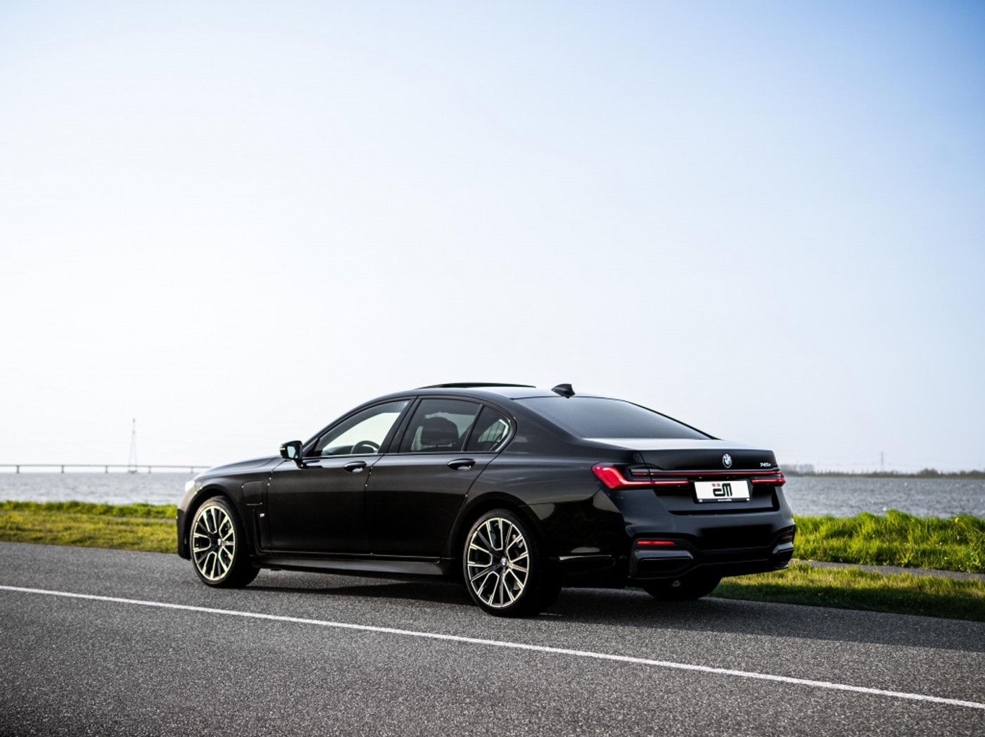 Foto van BMW 745e