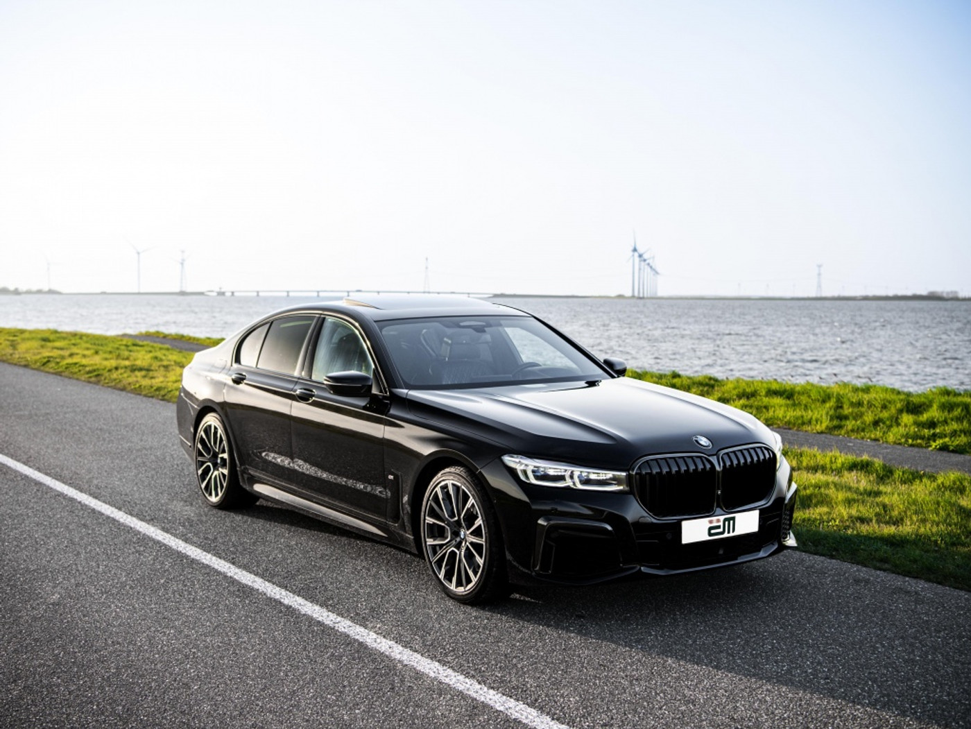 Foto van BMW 745e