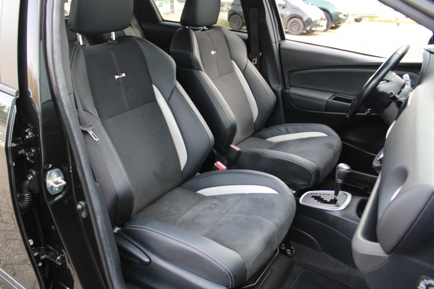 Foto van Toyota Toyota Yaris Hybrid