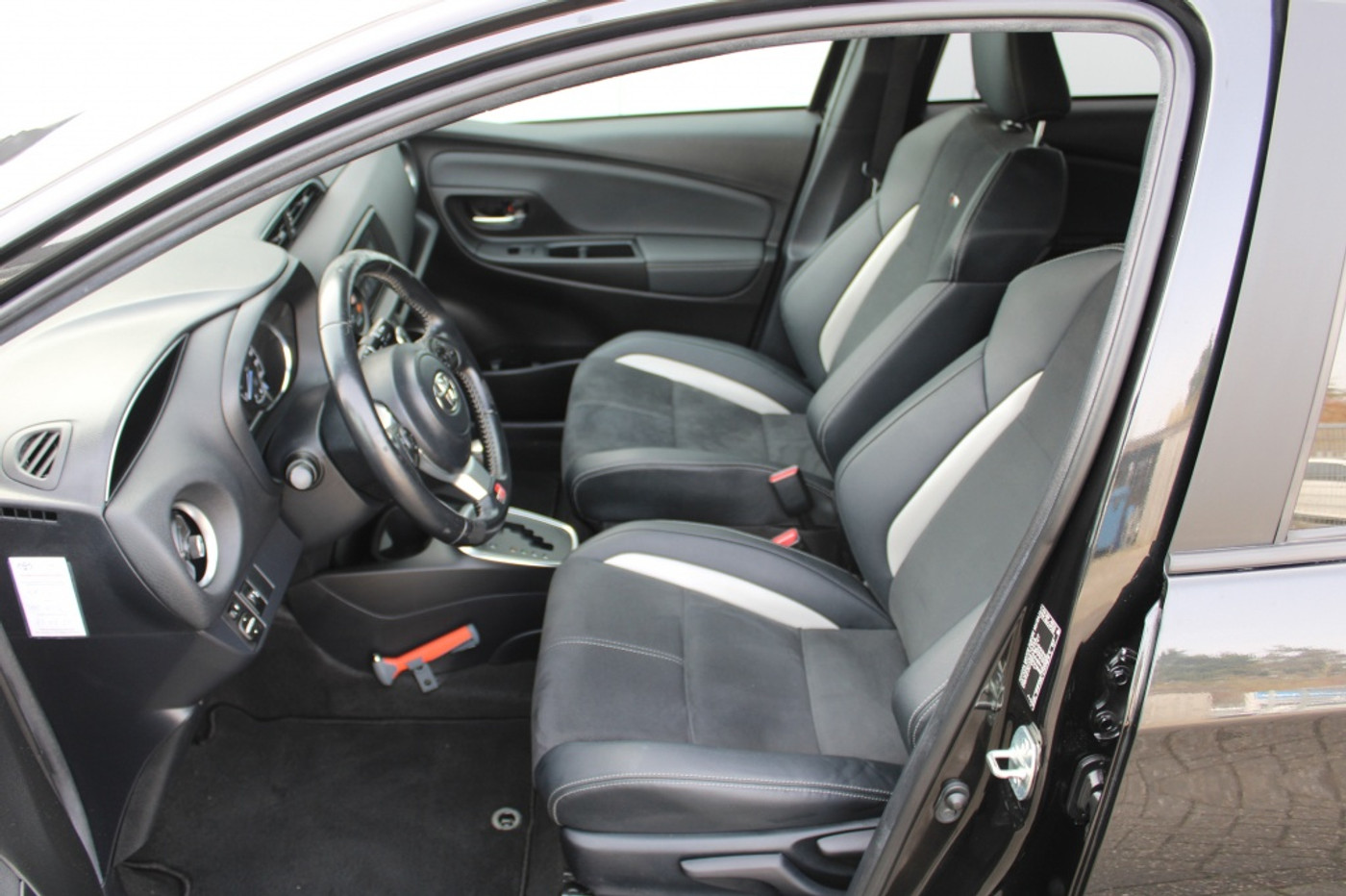 Foto van Toyota Toyota Yaris Hybrid