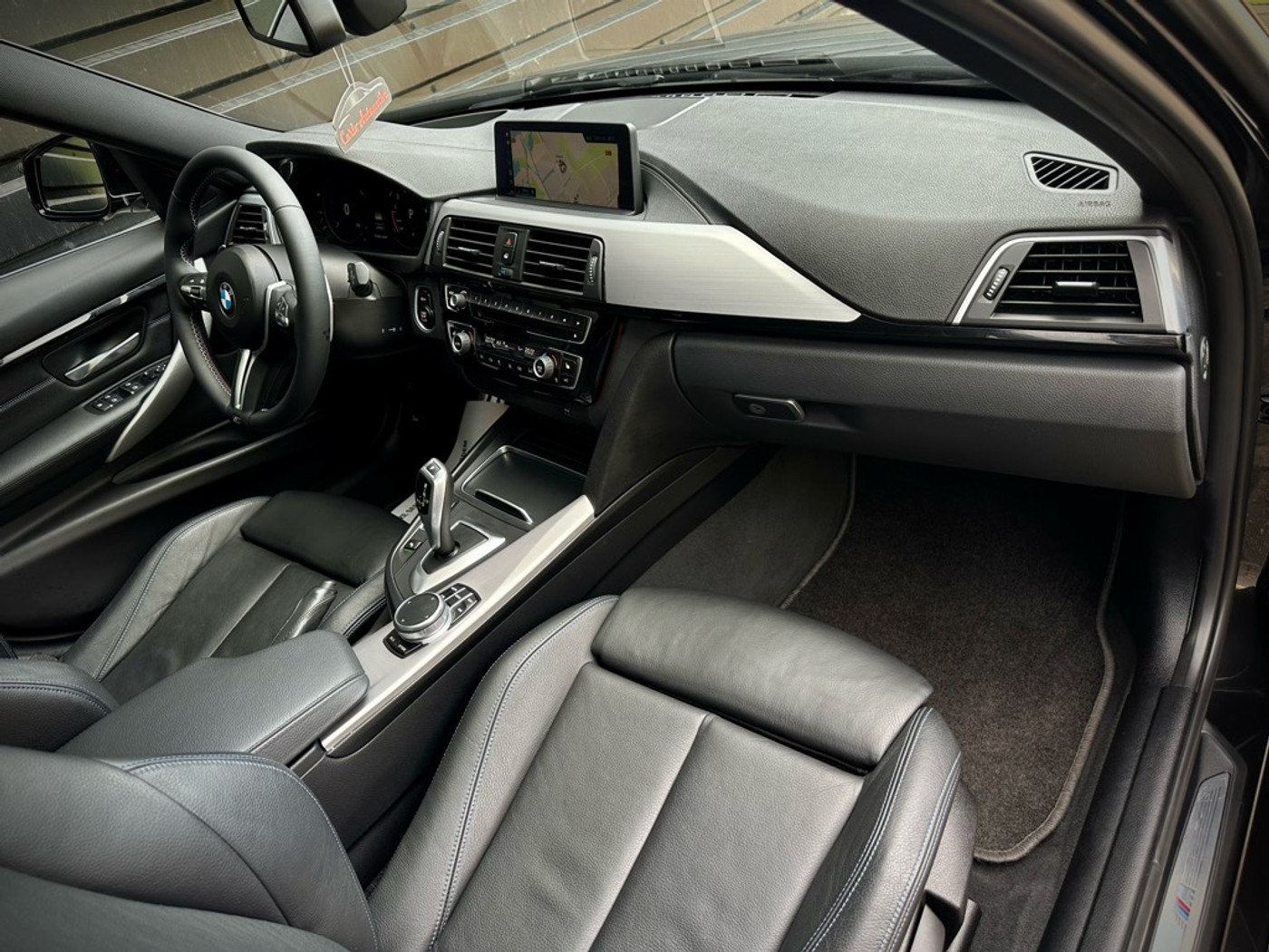 Foto van BMW 320i