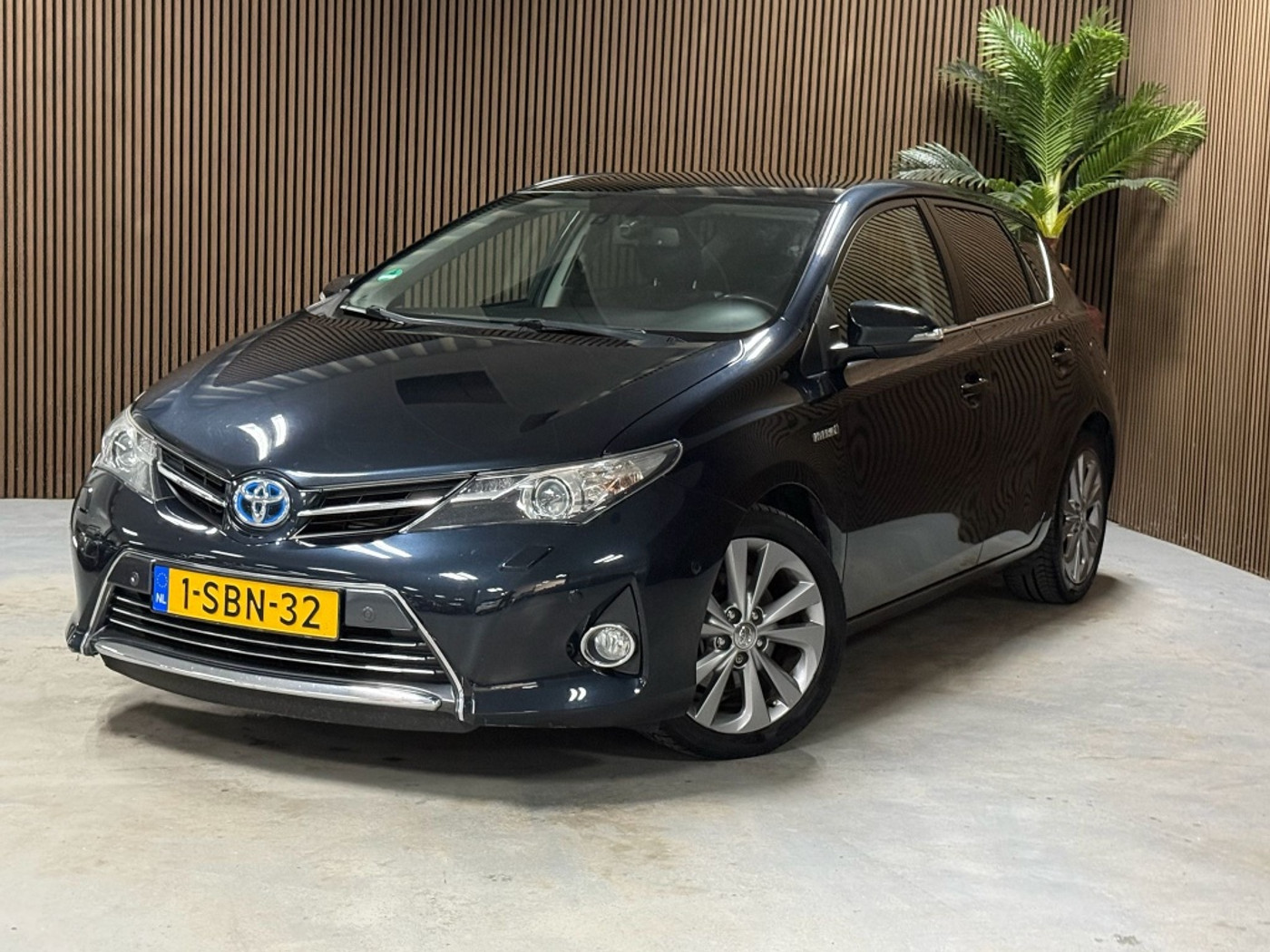 Toyota Toyota Auris 1.8 Hybrid Lease Pro 2013 - voorkant