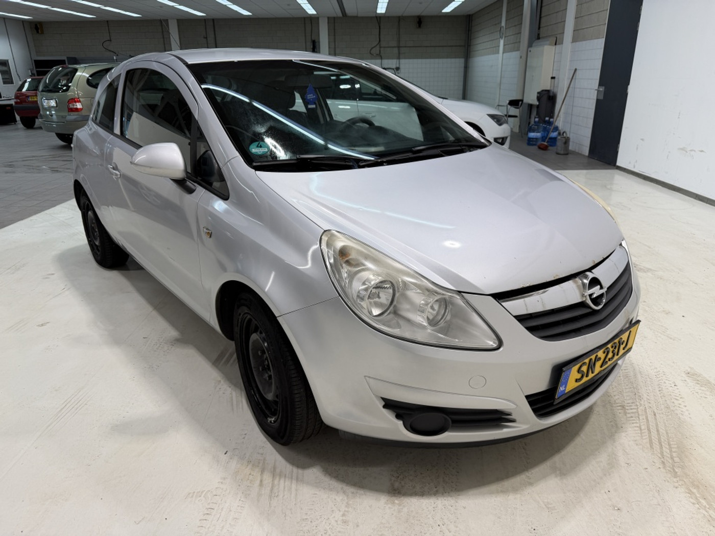 Opel Corsa 1.4-16V Edition 2009 - voorkant