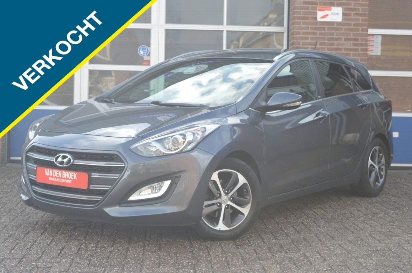 Hyundai I 30 1.6 GDi Comfort | AUT - CAMERA - TRK.HAAK 2017 - voorkant