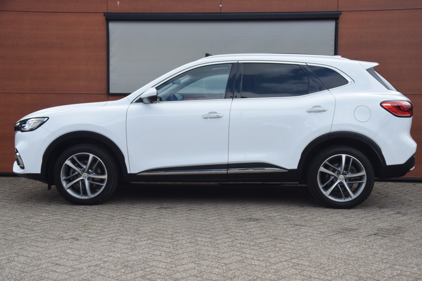 Foto van MG MG Rx6 Plug-in Hybrid