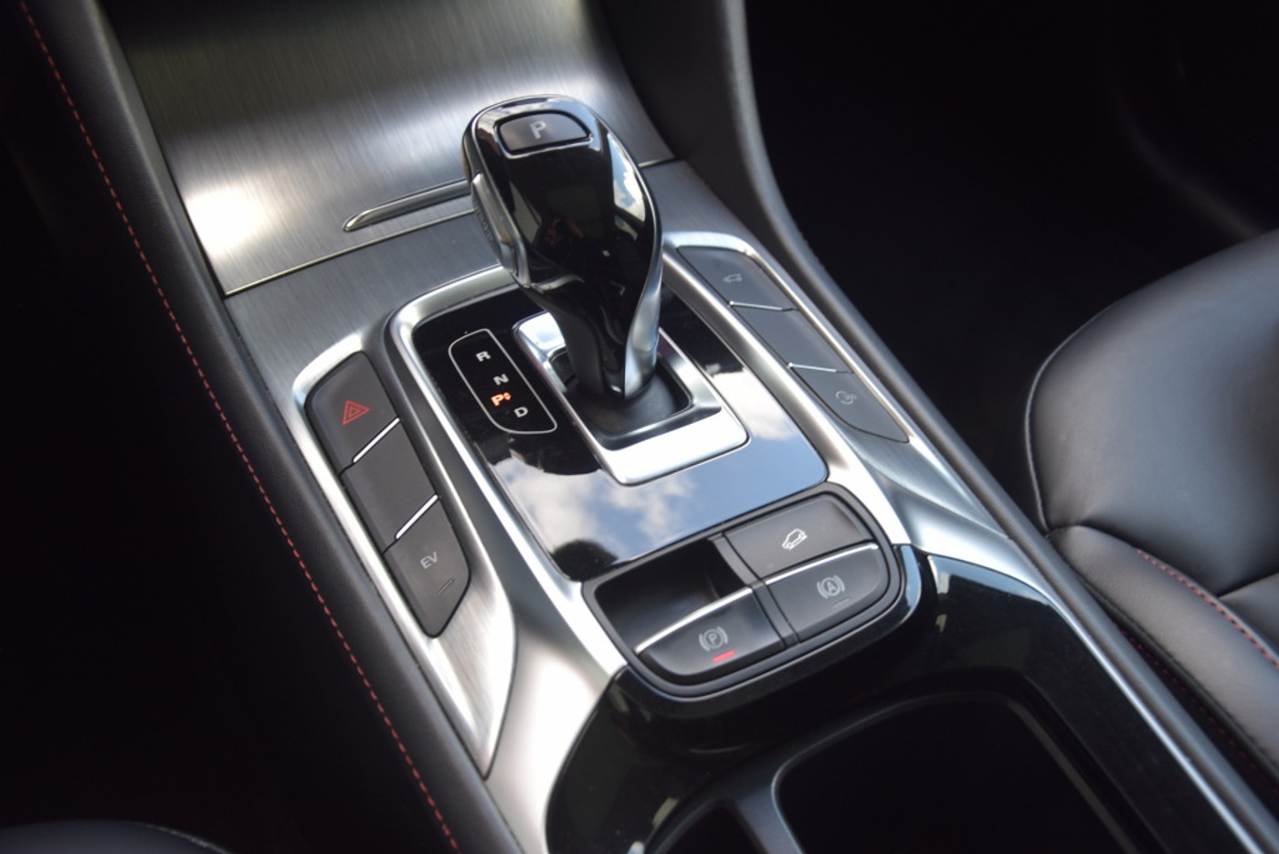 Foto van MG MG Rx6 Plug-in Hybrid