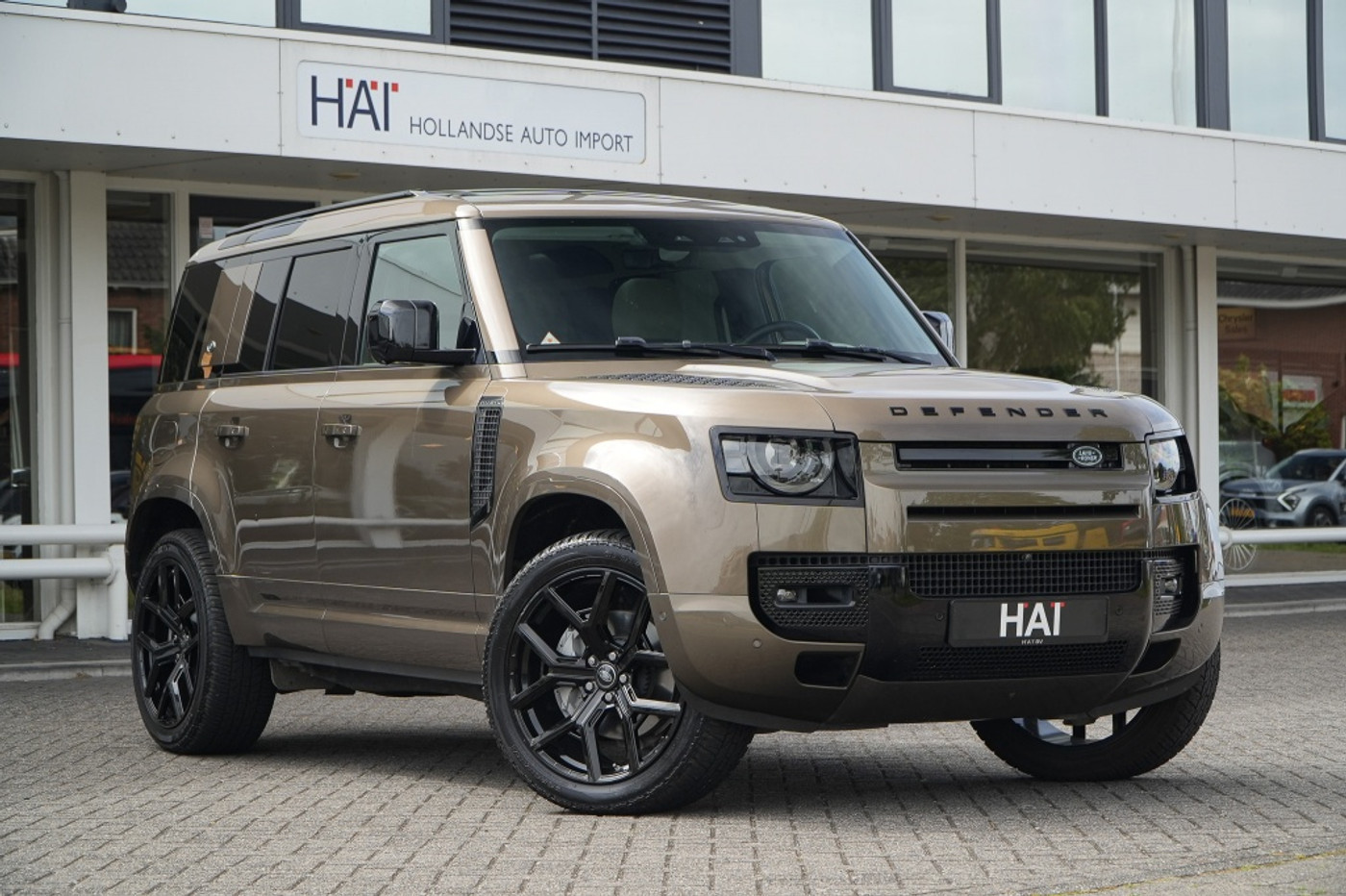 Land Rover Defender 2.0 P400e 110 XS Ed 2024 - voorkant