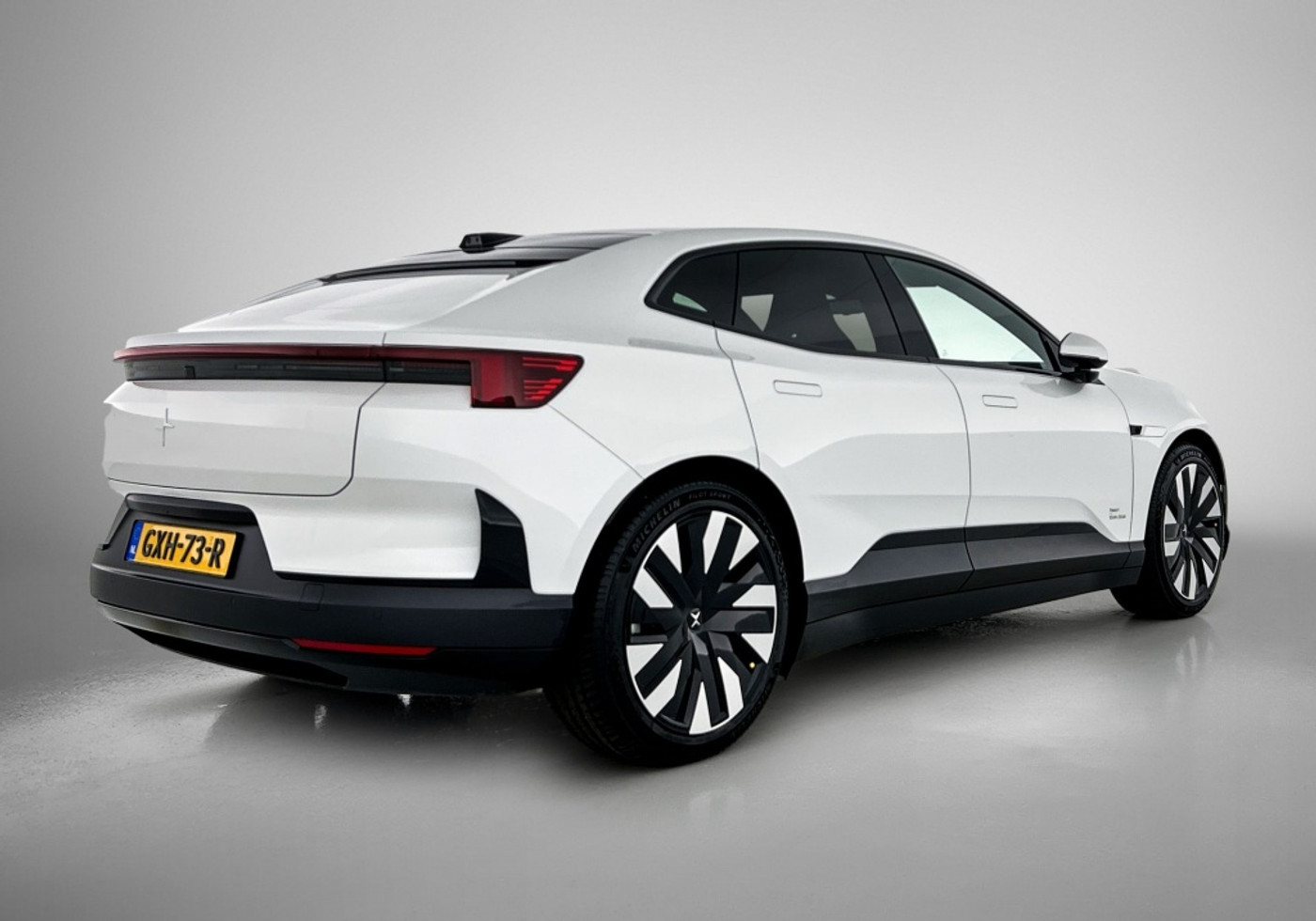 Foto van Polestar Polestar 4