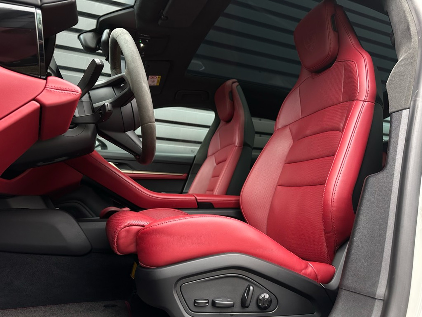 Foto van Porsche Taycan 4s