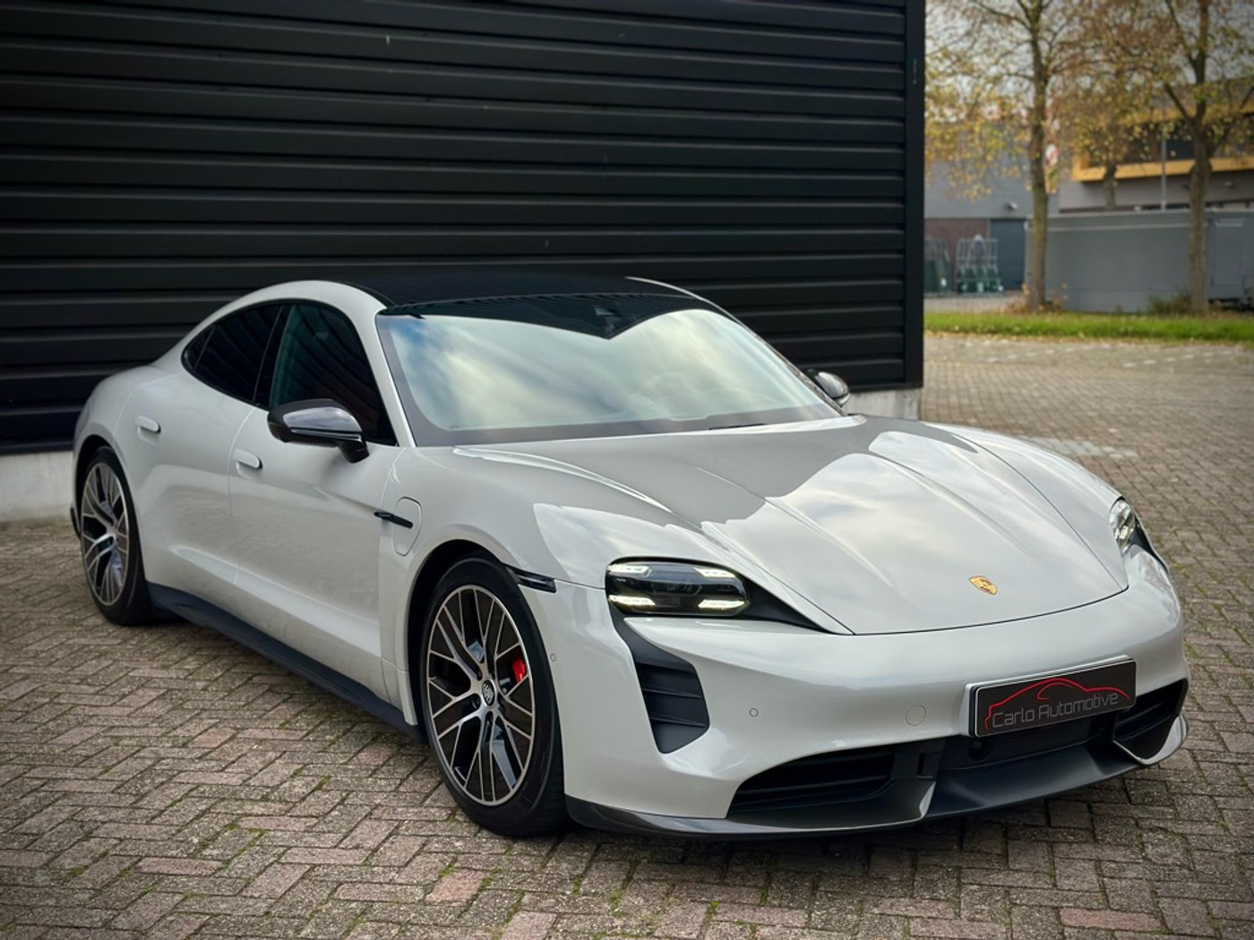 Foto van Porsche Taycan 4s