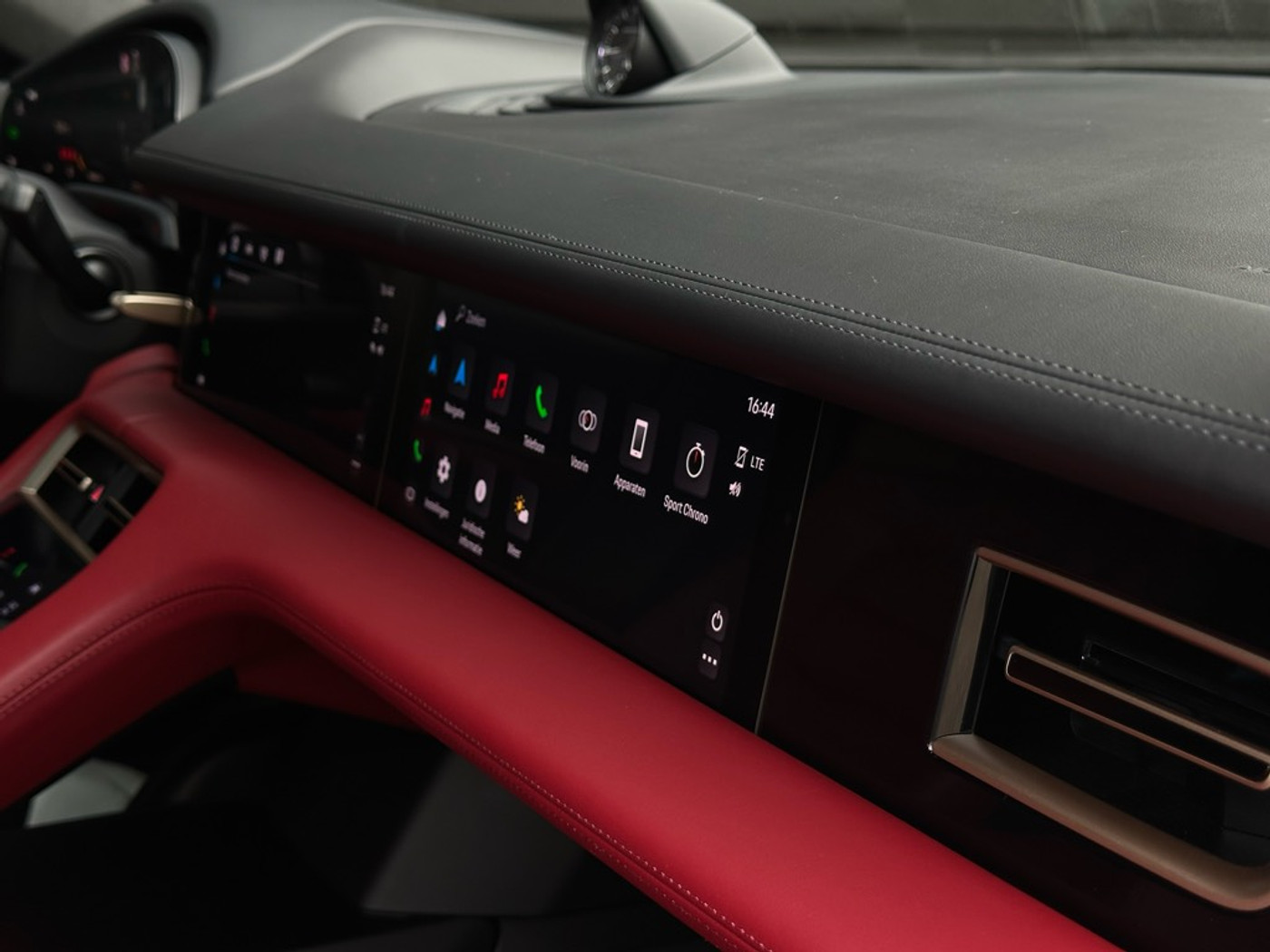 Foto van Porsche Taycan 4s