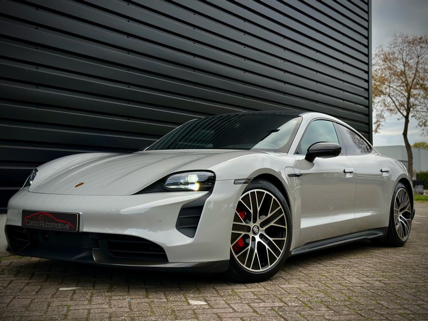 Foto van Porsche Taycan 4s