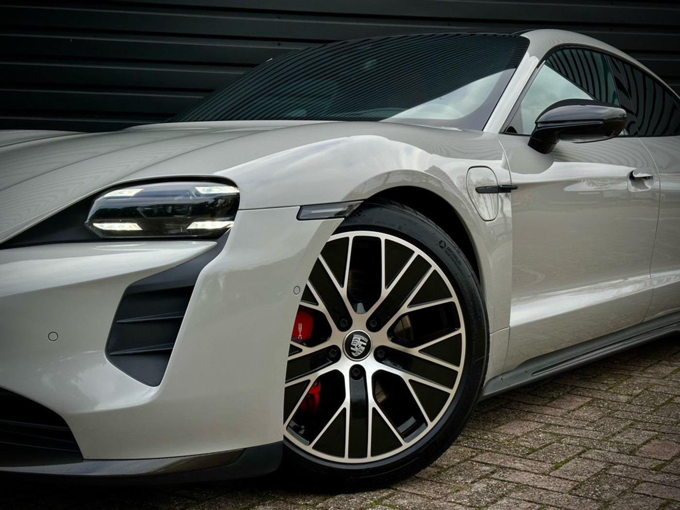 Foto van Porsche Taycan 4s