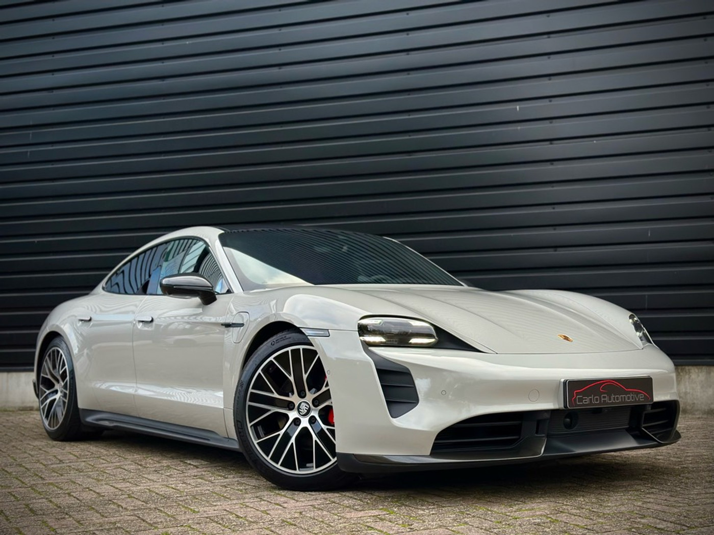 Foto van Porsche Taycan 4s