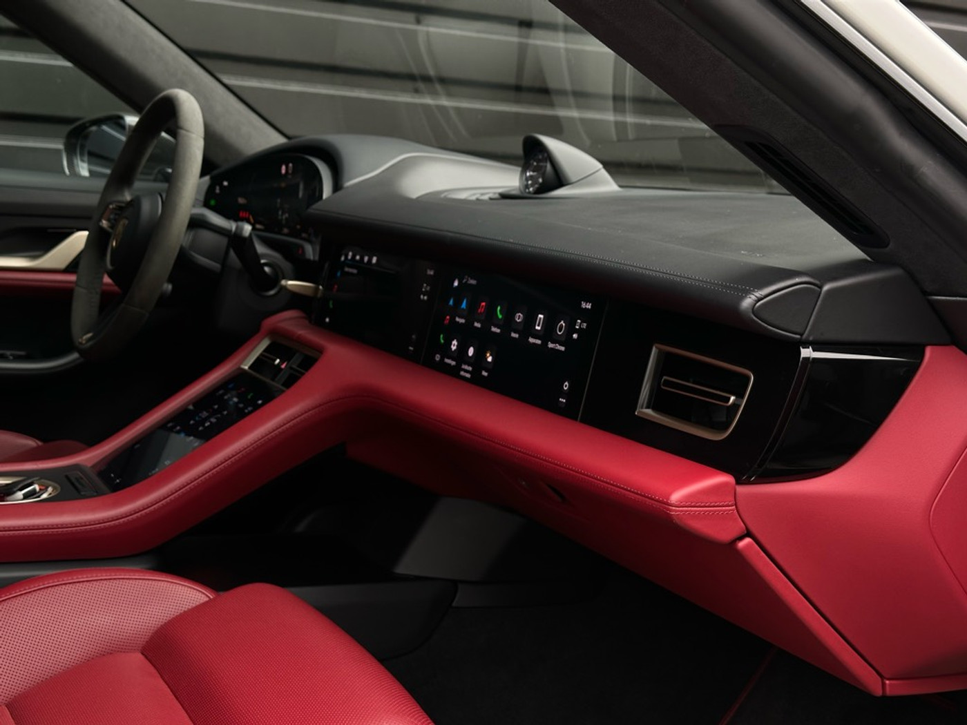 Foto van Porsche Taycan 4s