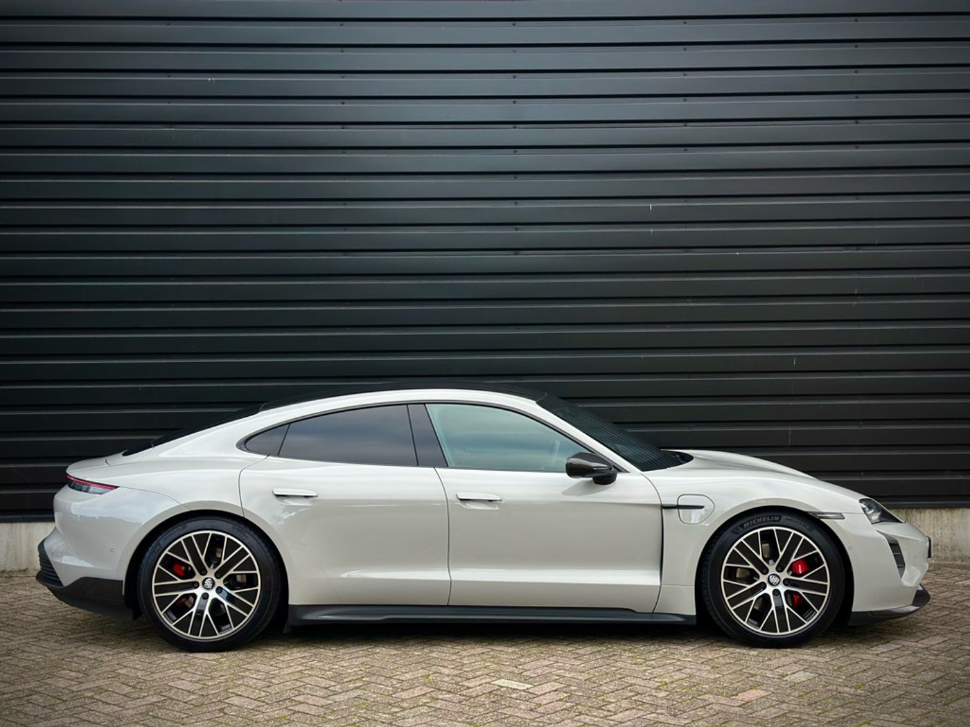 Foto van Porsche Taycan 4s