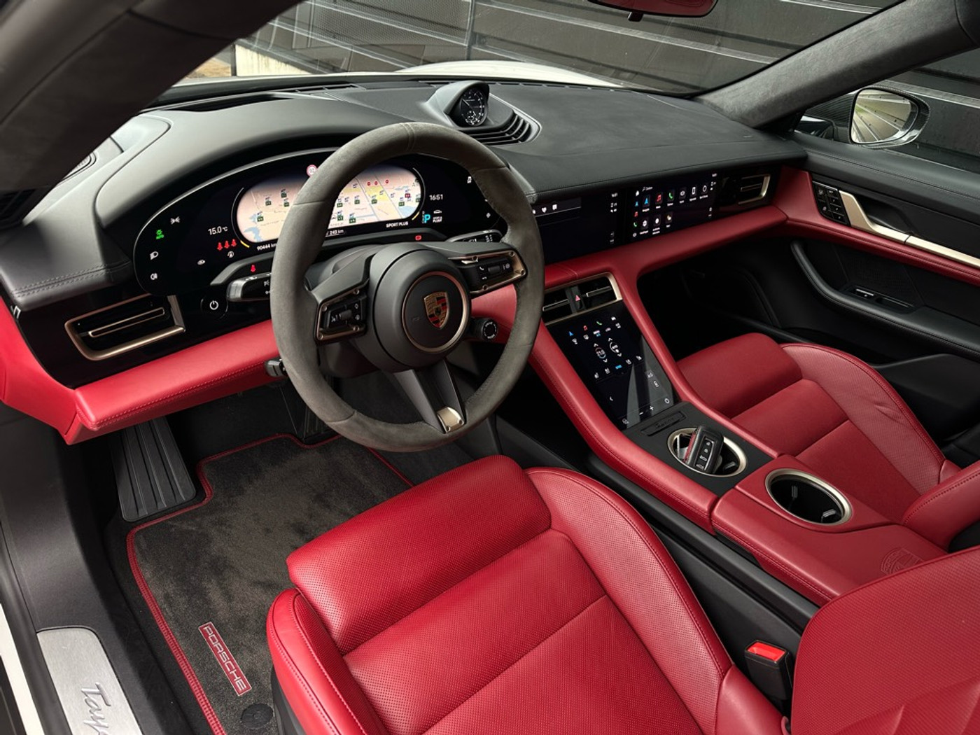 Foto van Porsche Taycan 4s
