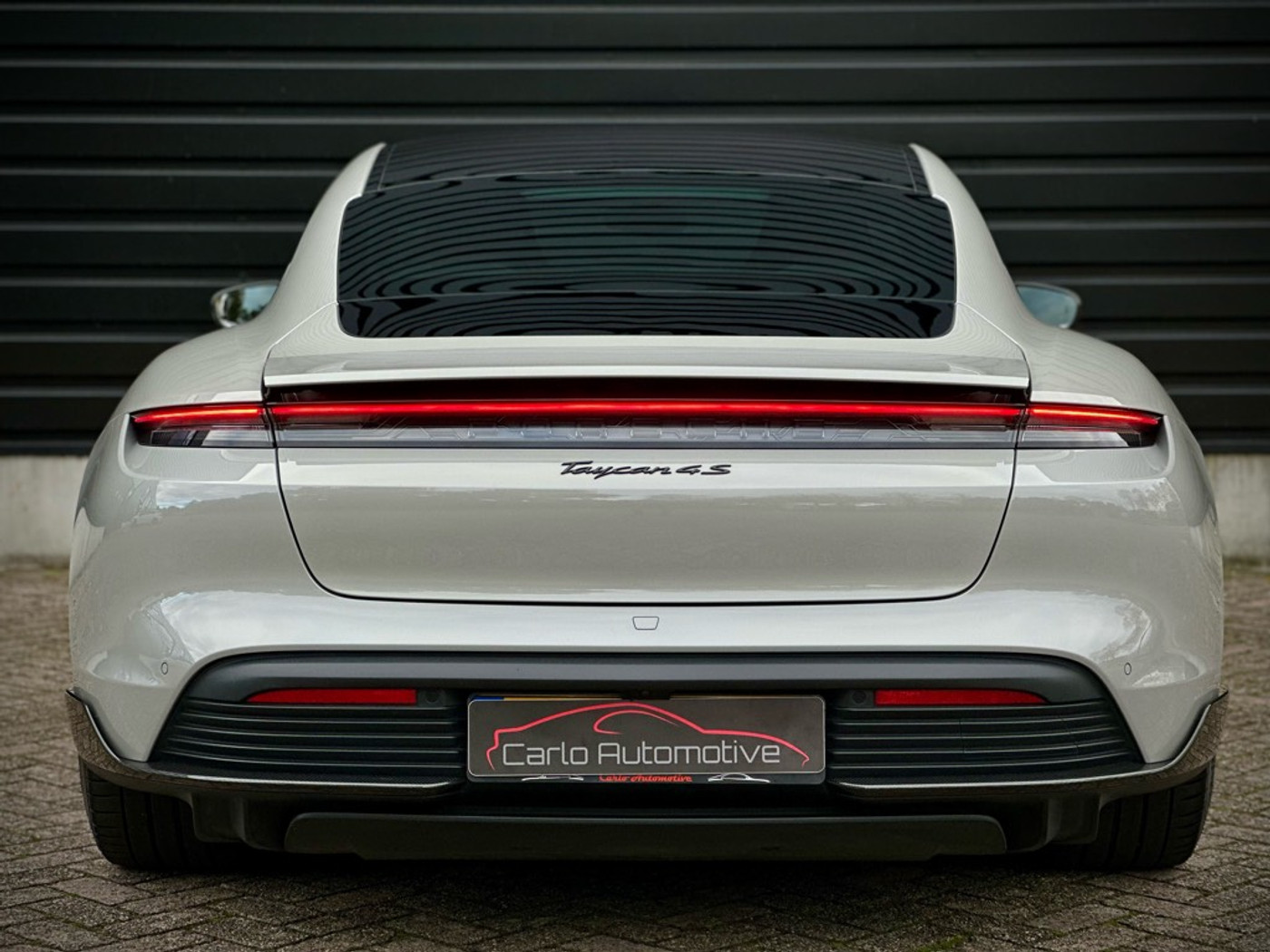Foto van Porsche Taycan 4s