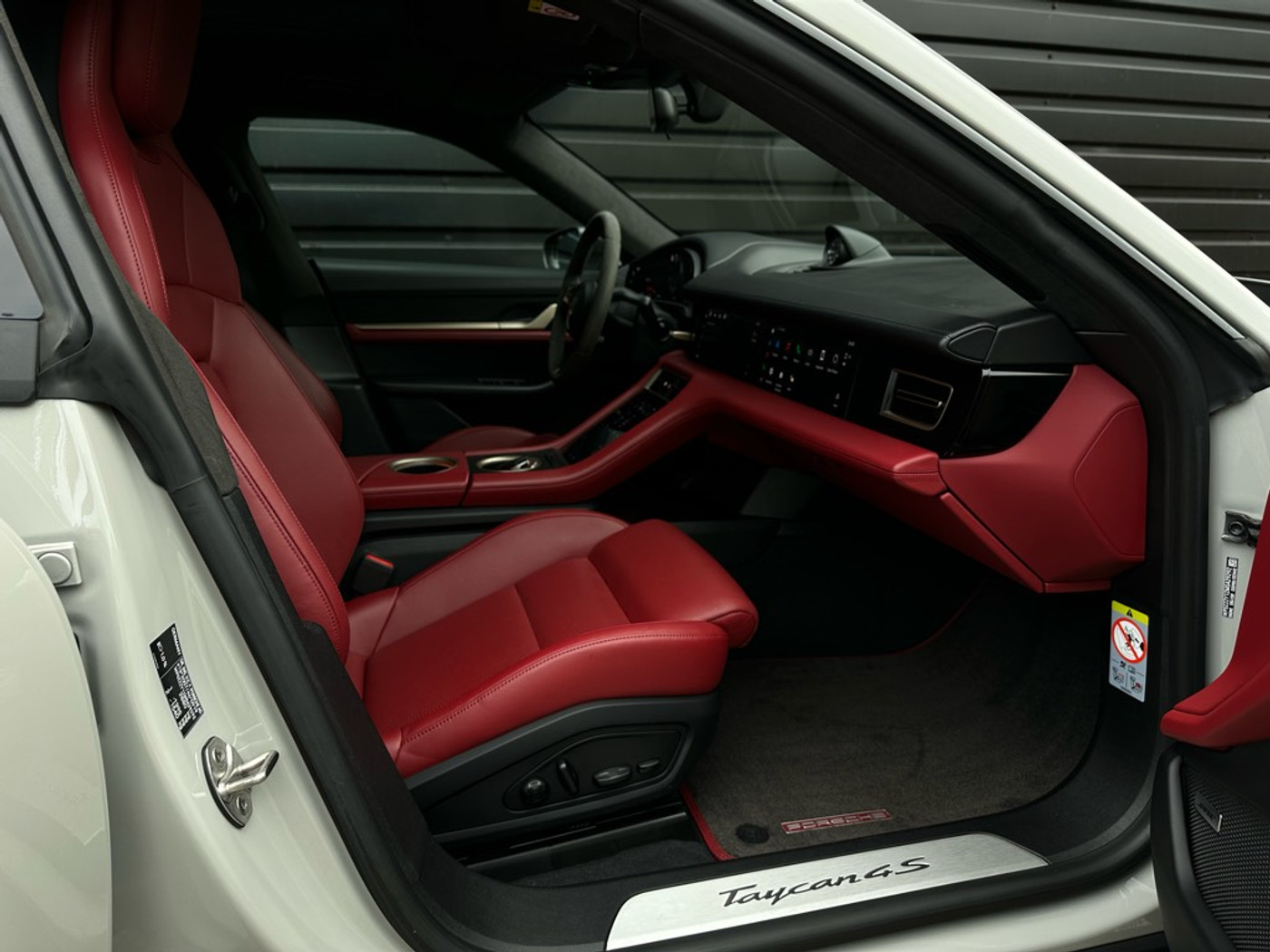 Foto van Porsche Taycan 4s