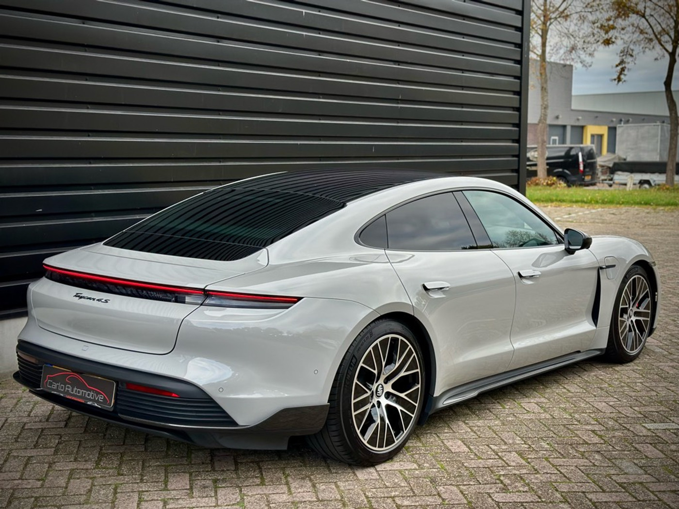 Foto van Porsche Taycan 4s