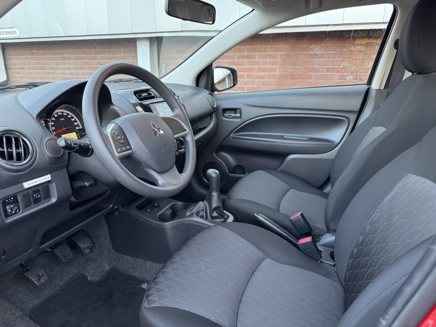 Foto van Mitsubishi Space Star