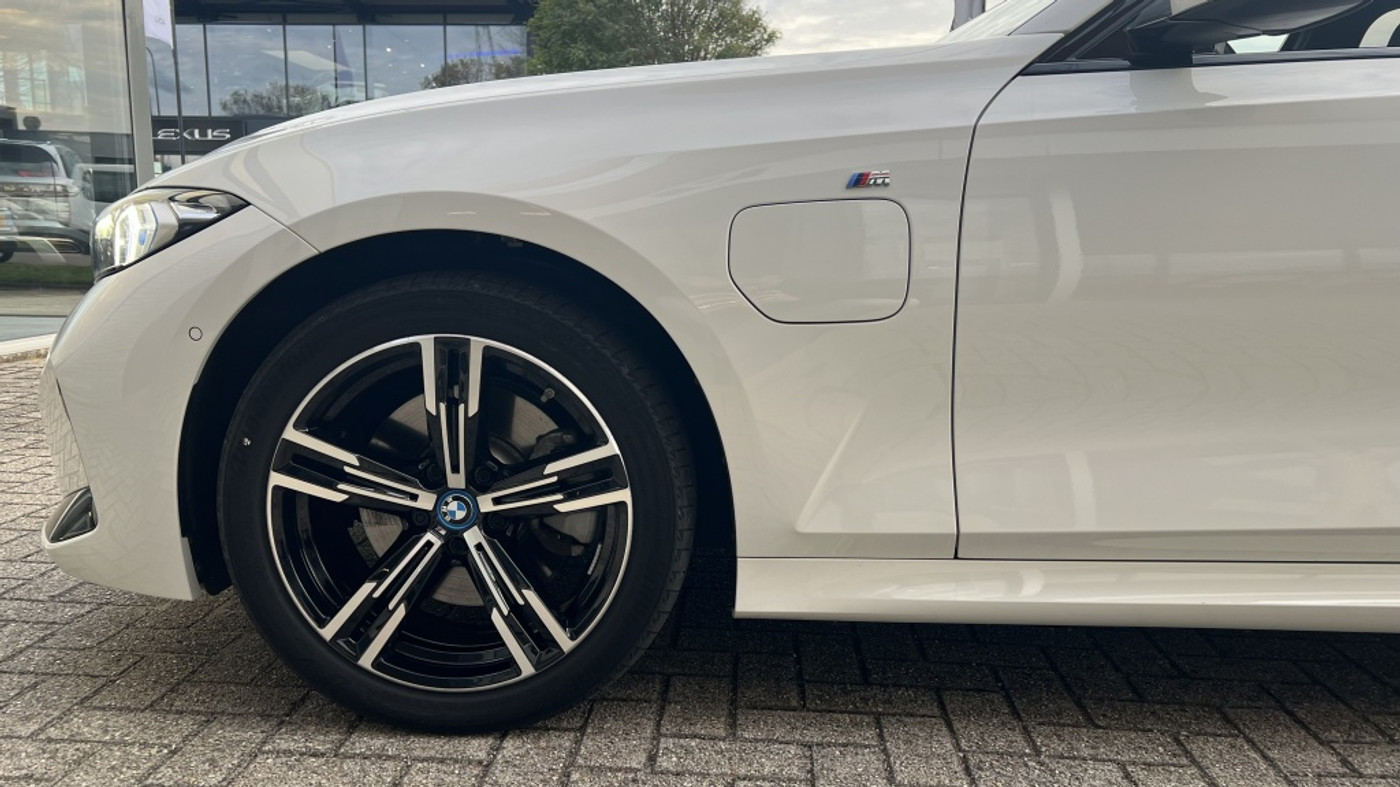 Foto van BMW 330e