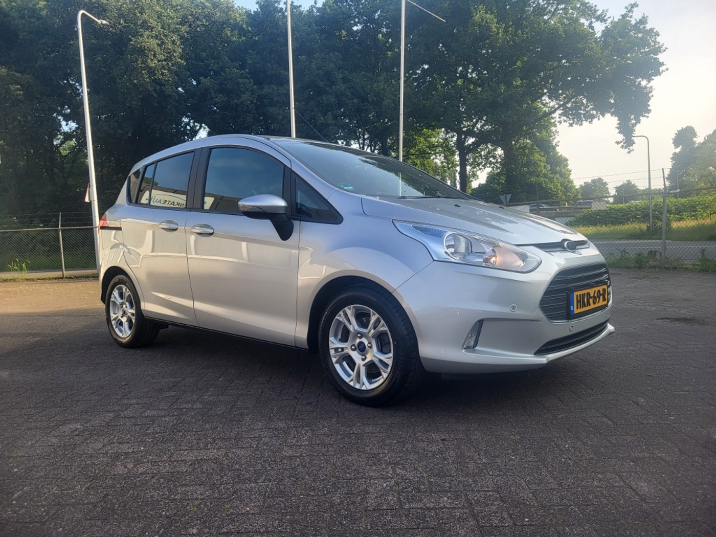 Foto van Ford B-max