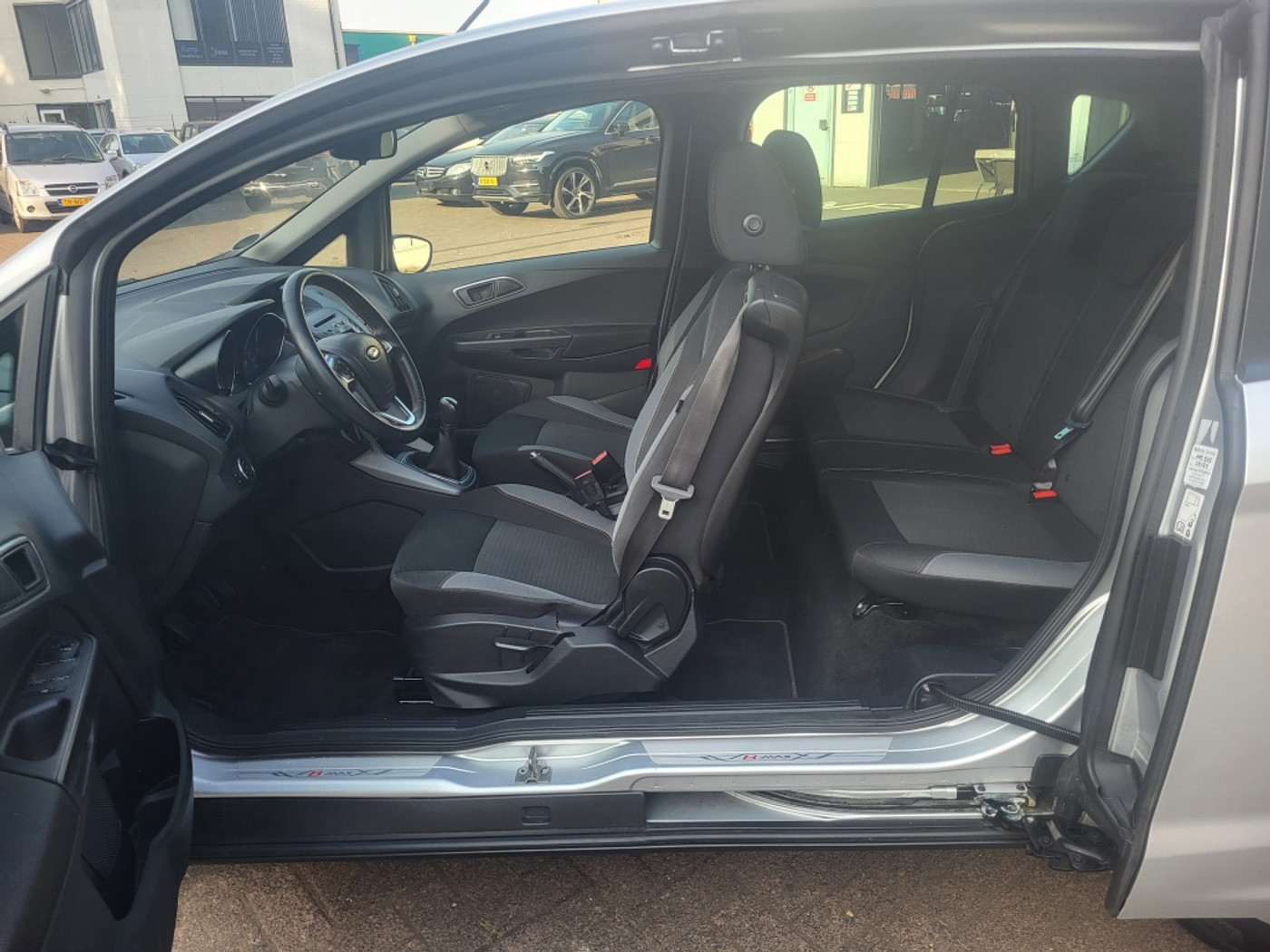 Foto van Ford B-max