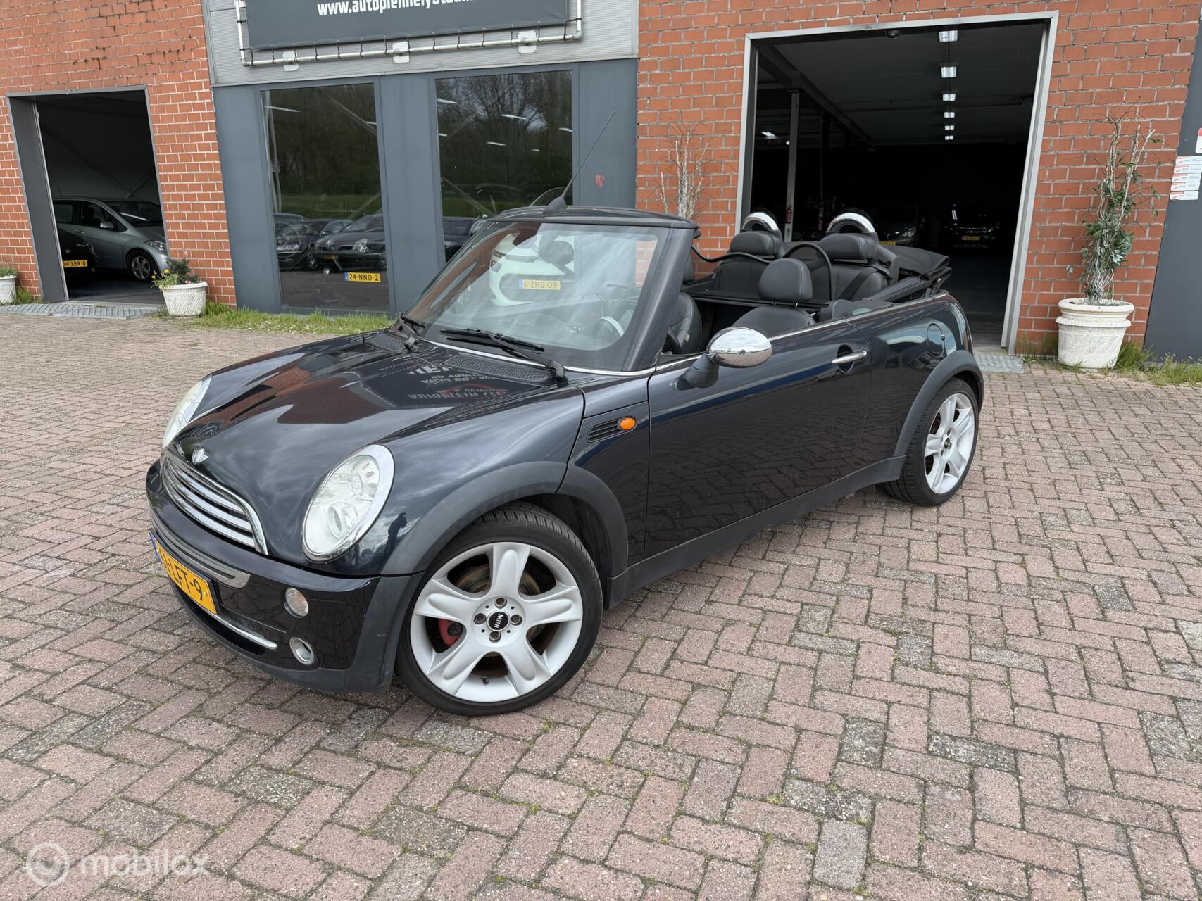 Mini Mini Cabrio 1.6 Cooper Chili 2004 - voorkant