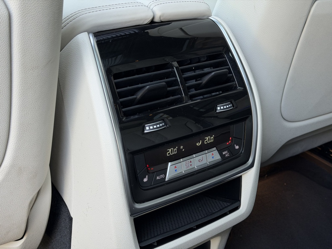 Foto van BMW X5 M60i xDrive
