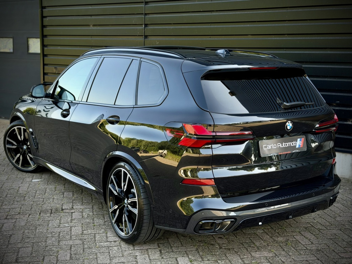 Foto van BMW X5 M60i xDrive