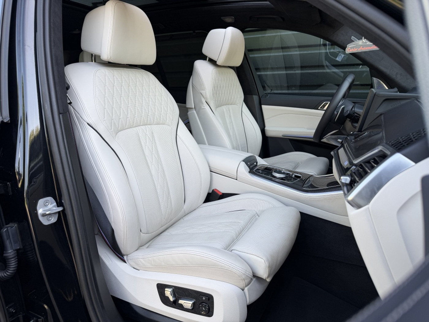Foto van BMW X5 M60i xDrive