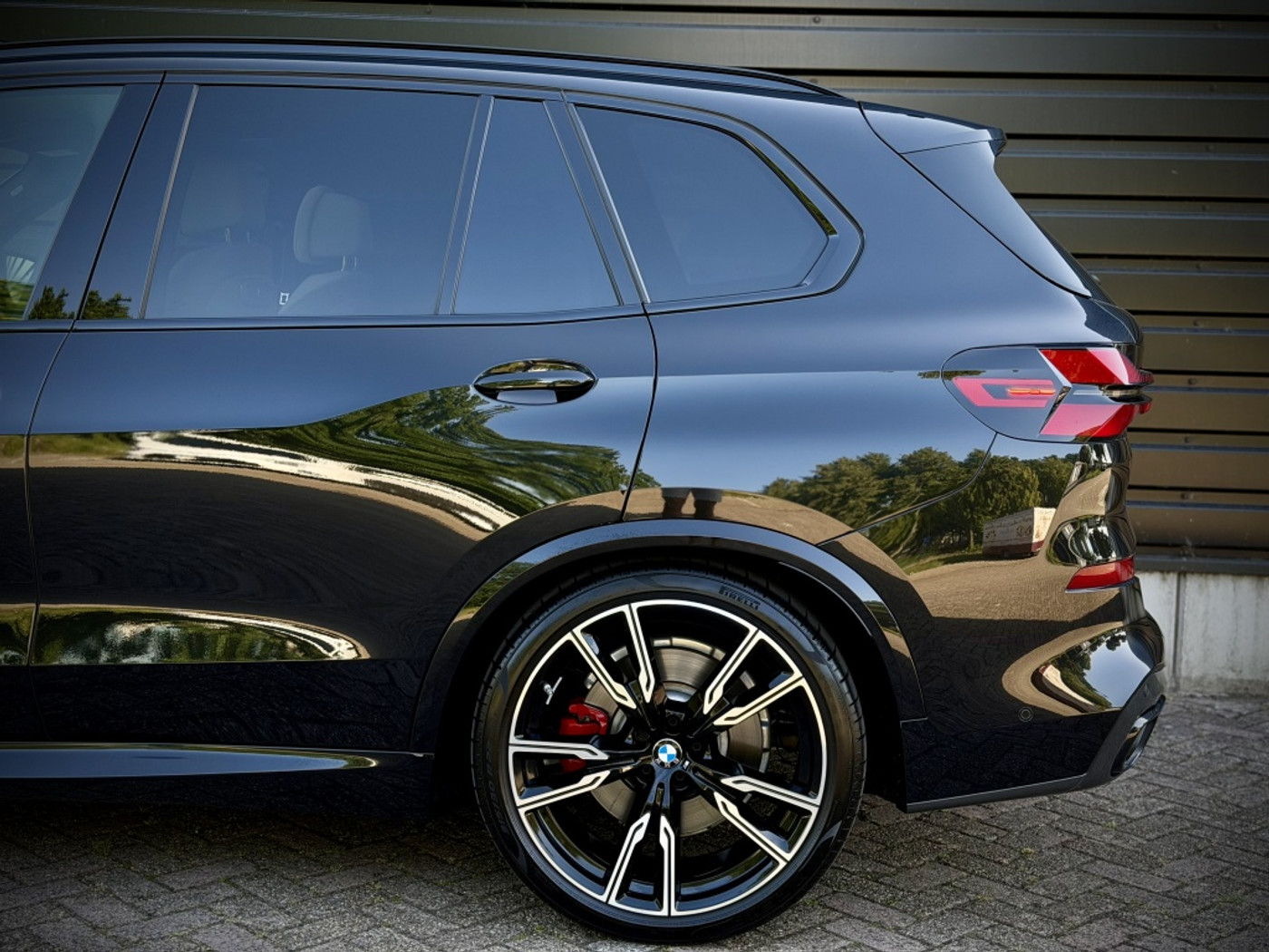 Foto van BMW X5 M60i xDrive