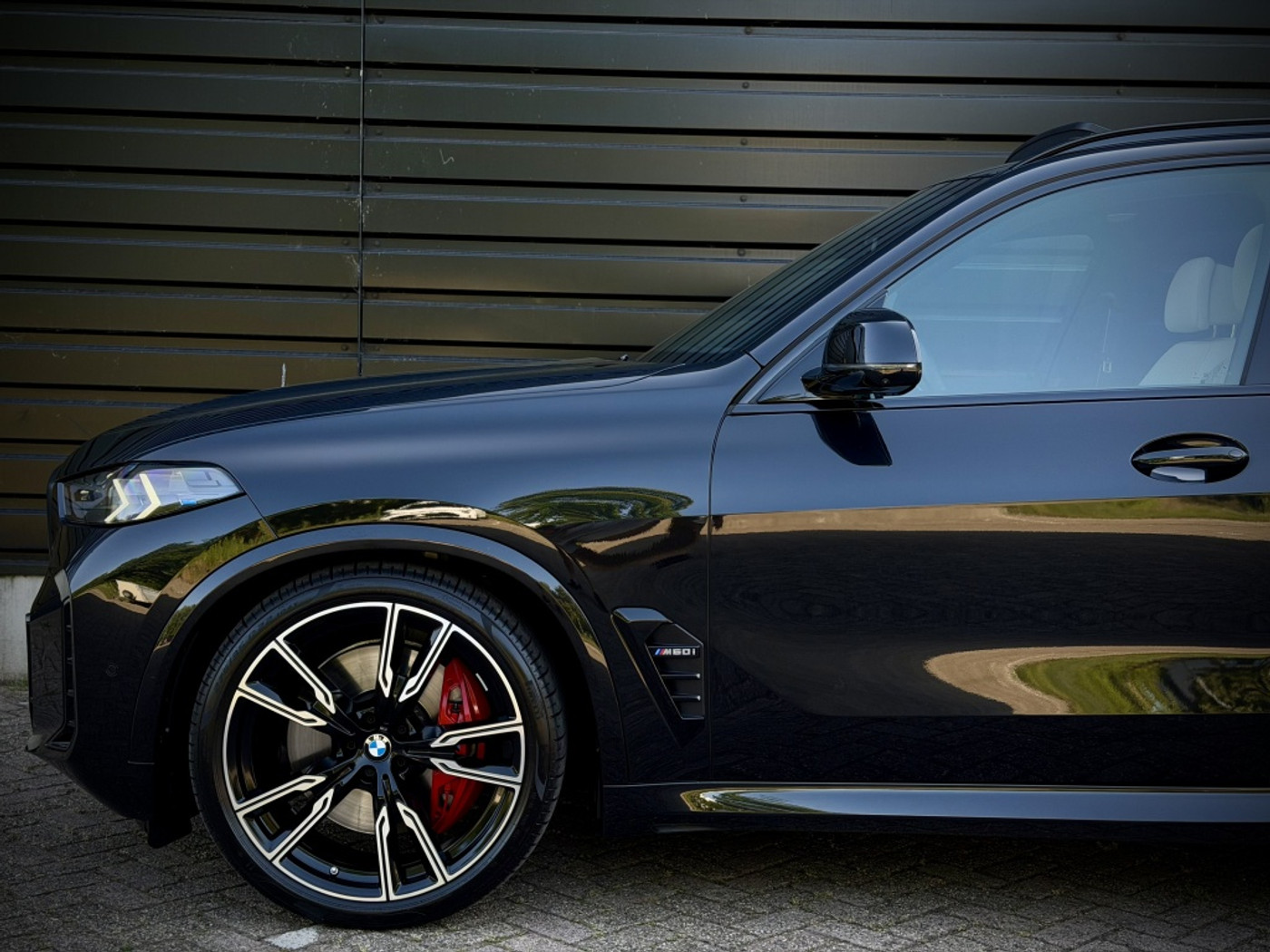 Foto van BMW X5 M60i xDrive