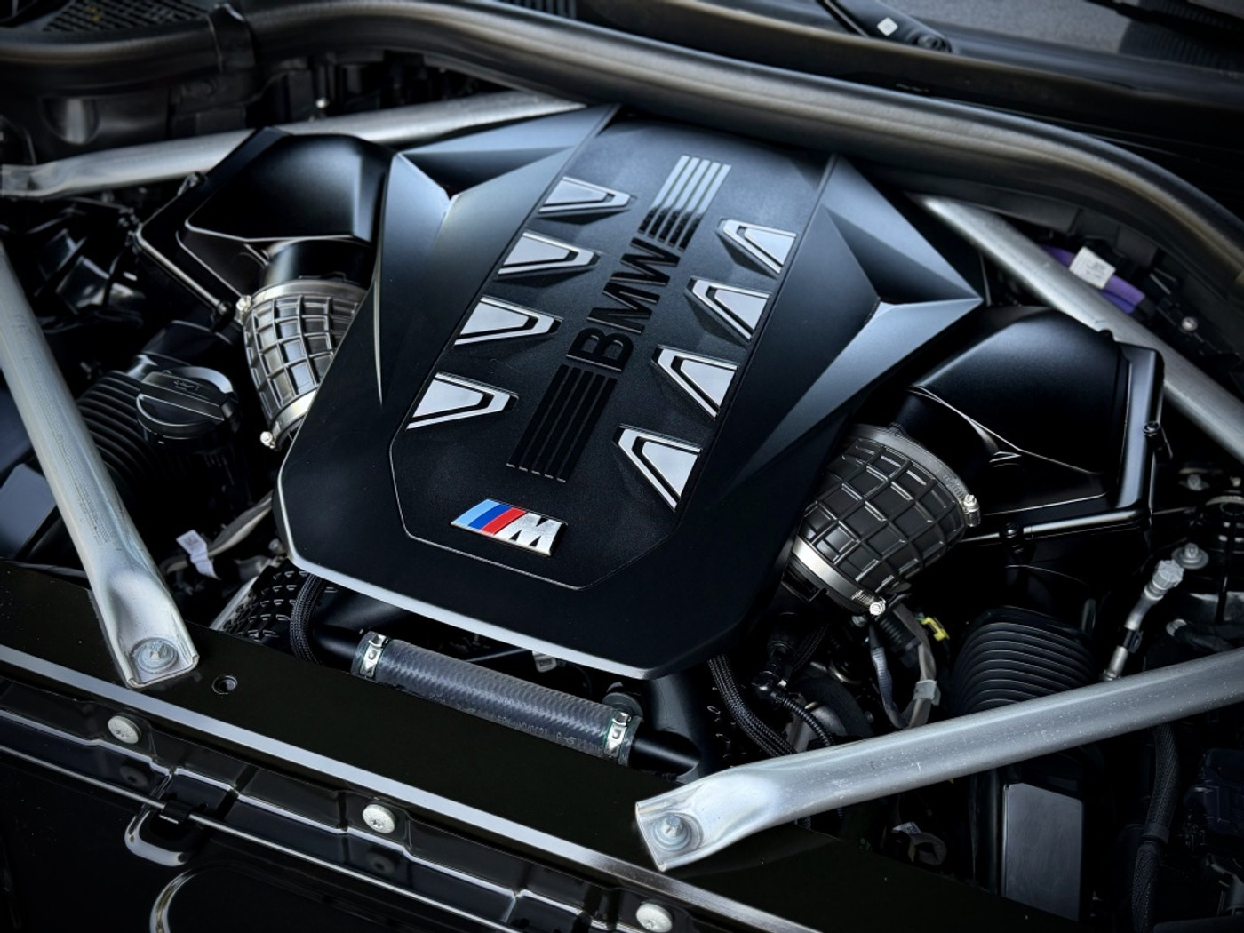 Foto van BMW X5 M60i xDrive