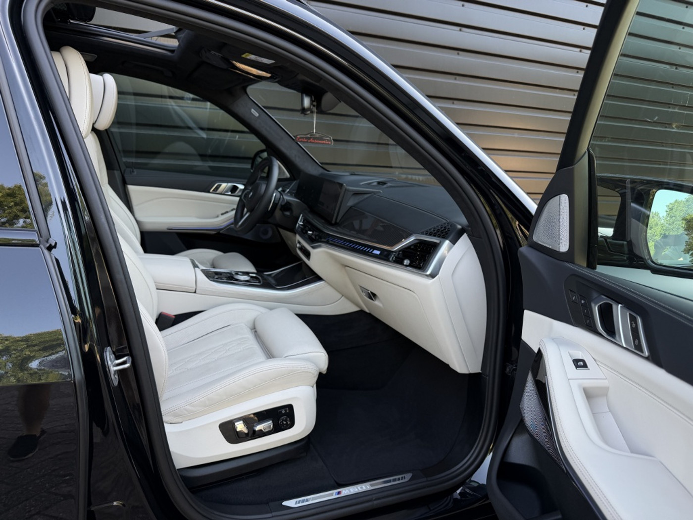 Foto van BMW X5 M60i xDrive