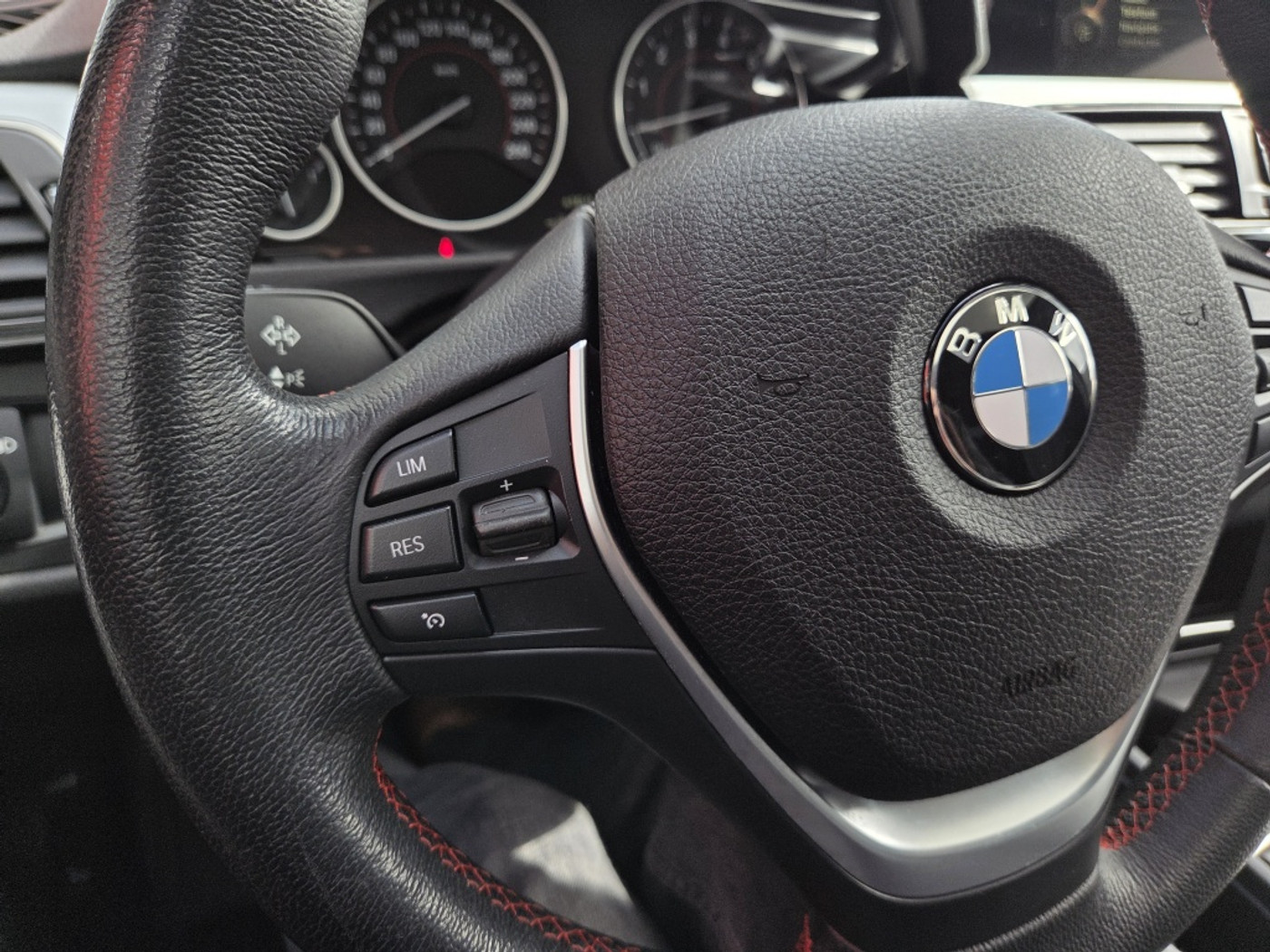Foto van BMW 330e Iperformance