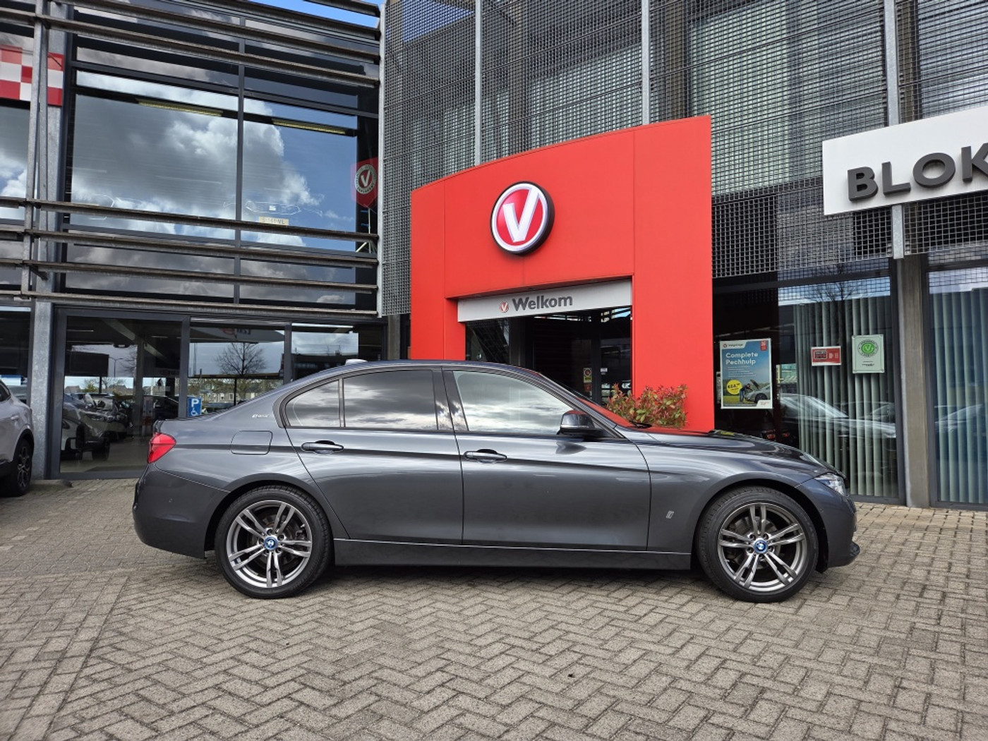 Foto van BMW 330e Iperformance