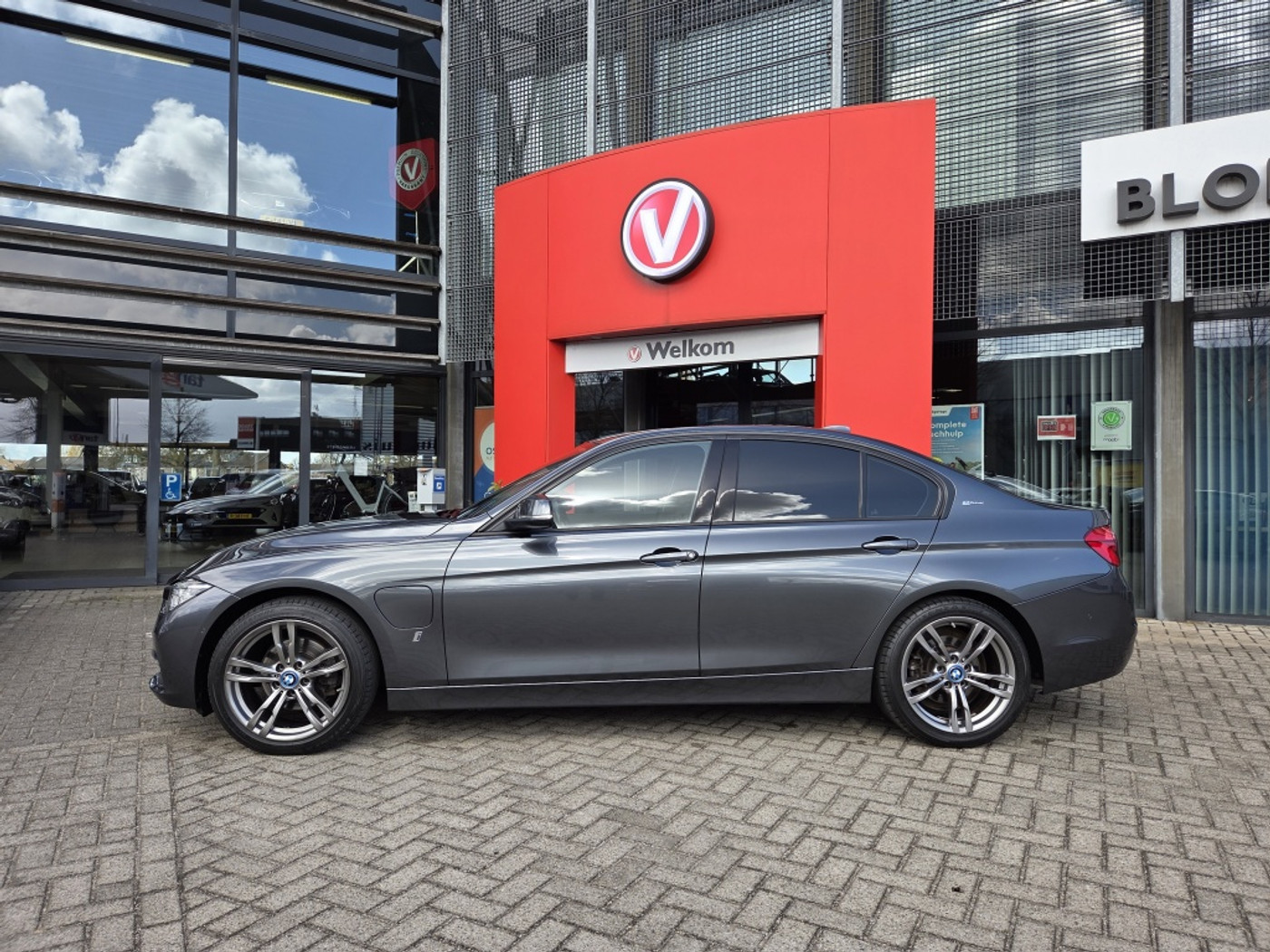 Foto van BMW 330e Iperformance