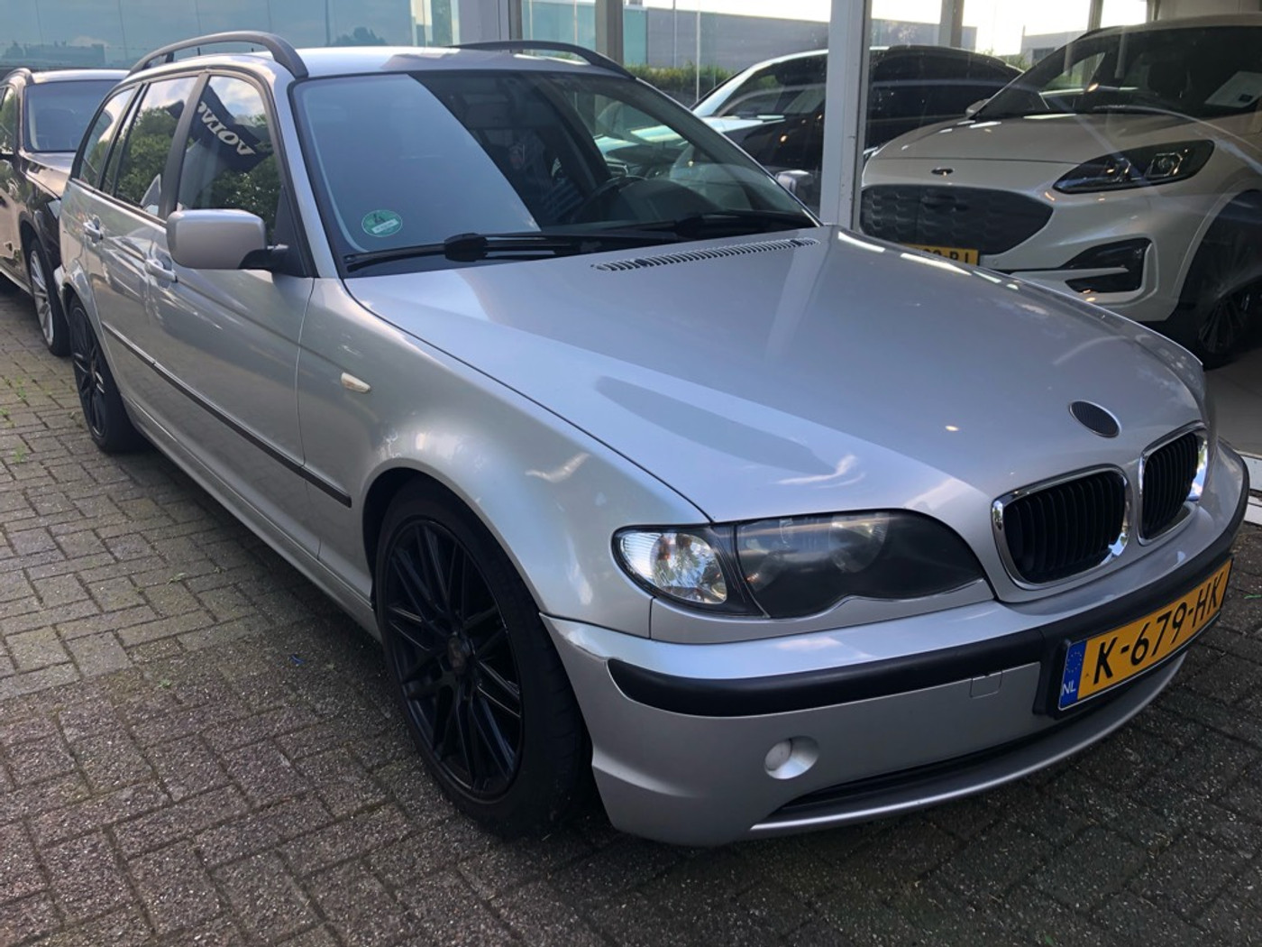 BMW 318i 318i 2003 - voorkant