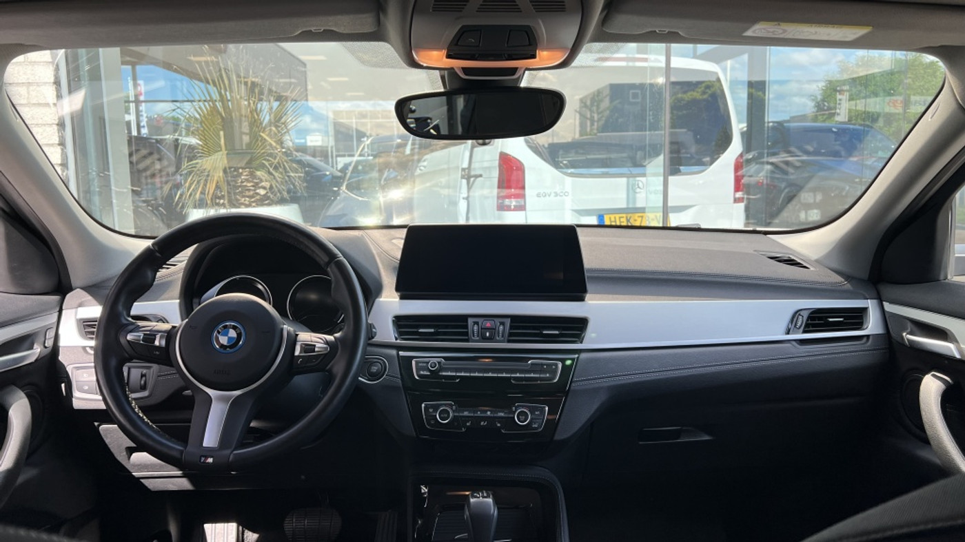 Foto van BMW X2 Xdrive25e