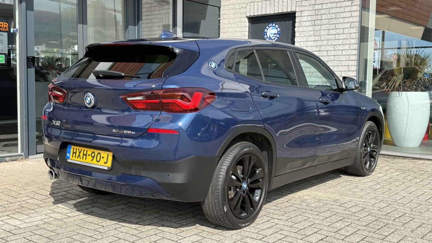Foto van BMW X2 Xdrive25e