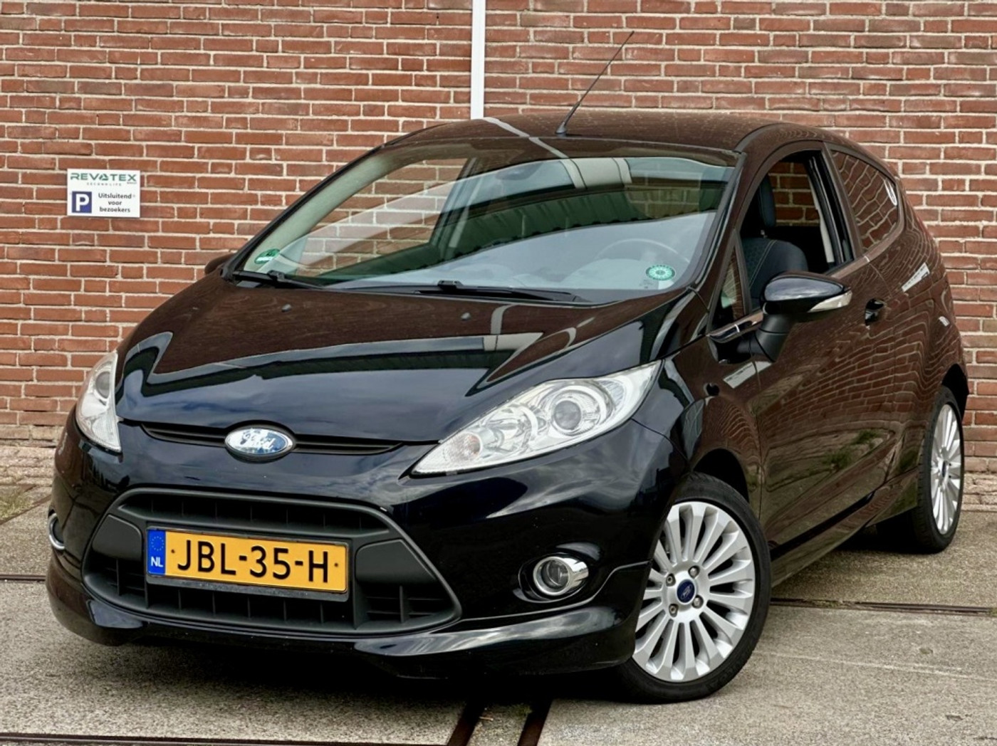 Ford Fiesta 1.25 Ghia |CLIMA |CRUISE C |NAP | 2008 - voorkant