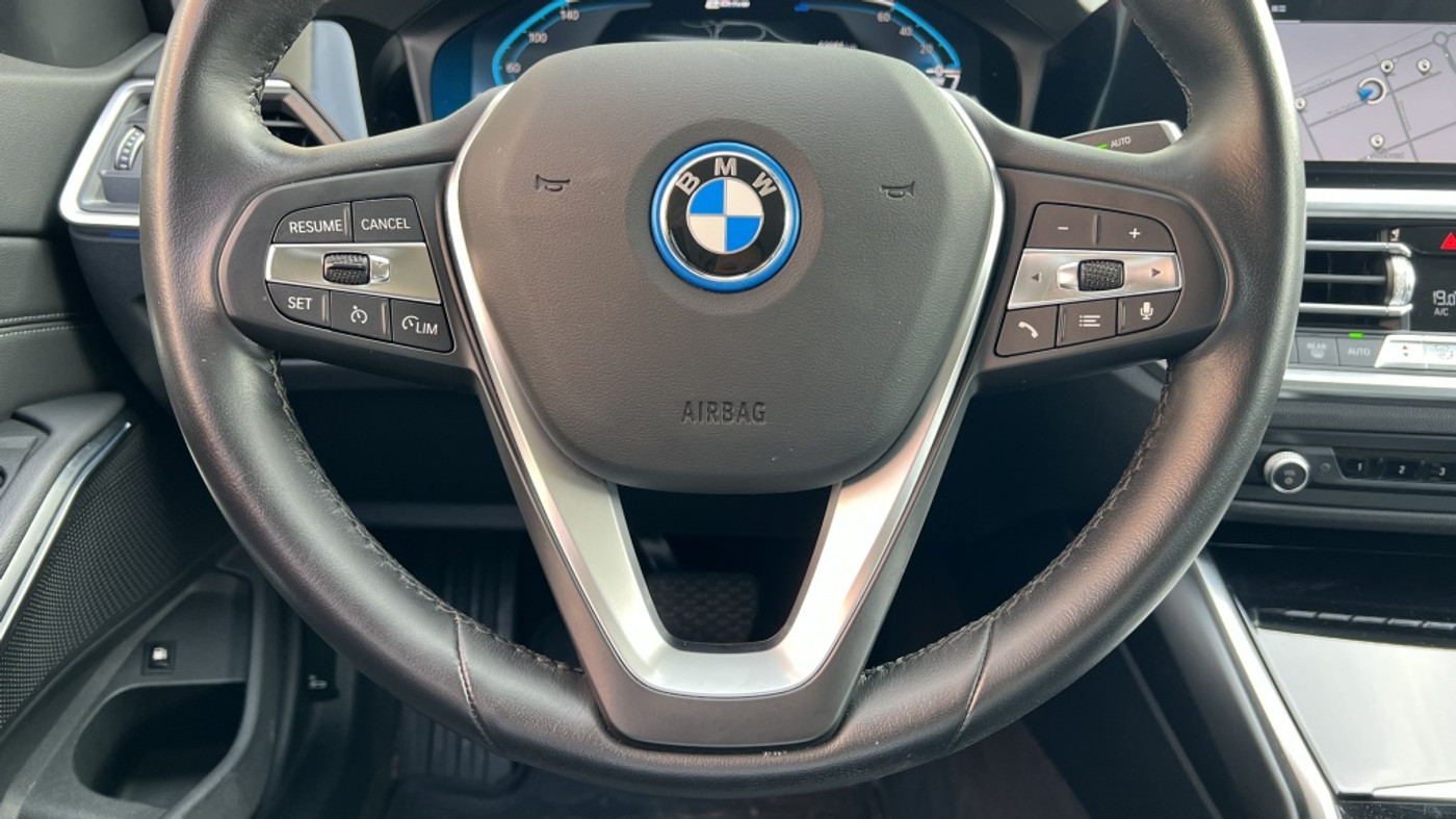 Foto van BMW 330e xDrive