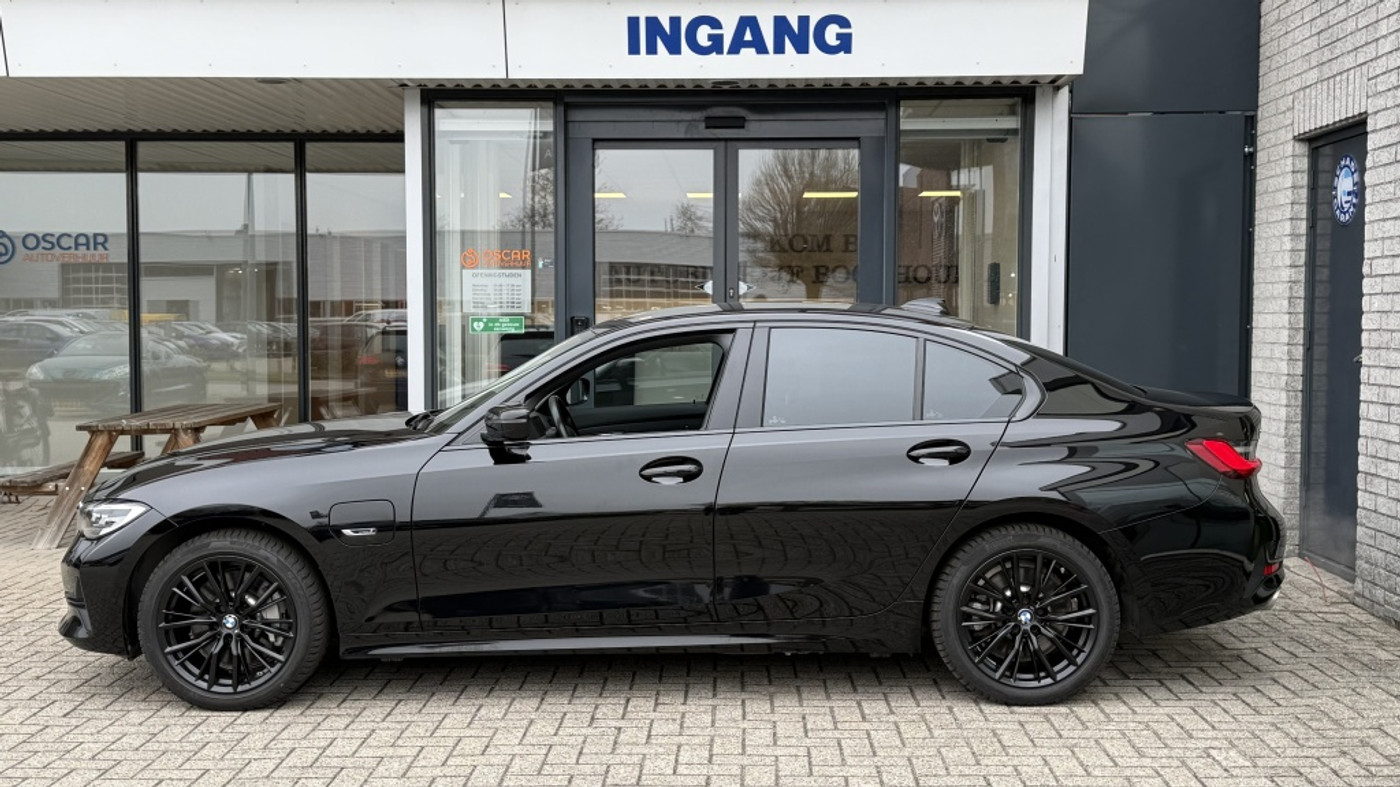 Foto van BMW 330e xDrive