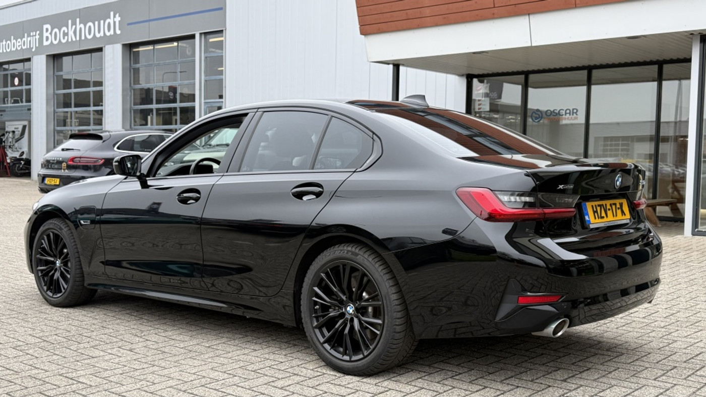 Foto van BMW 330e xDrive