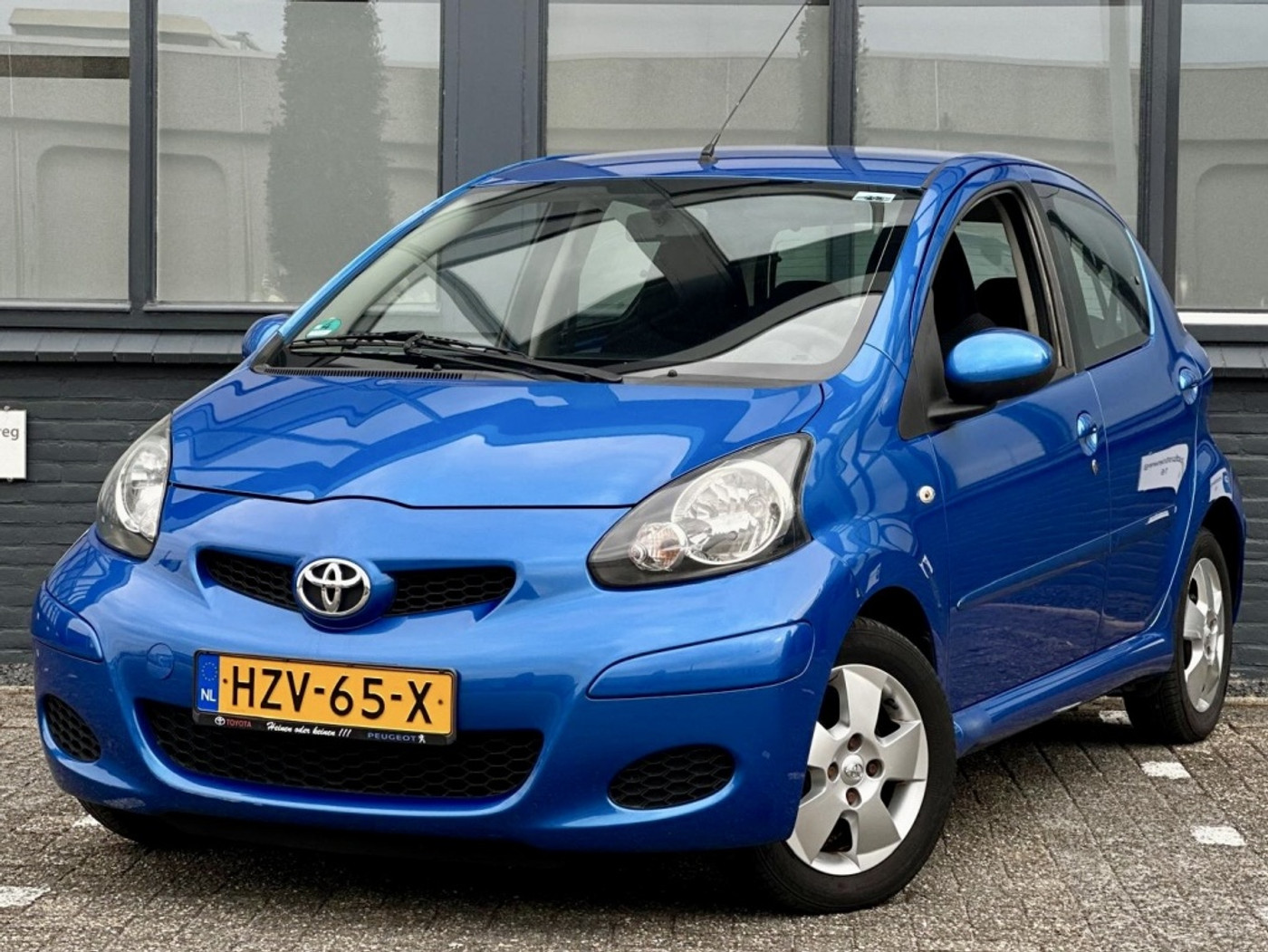 Toyota Toyota Aygo 1.0-12V Aspir. Red |Airco |Nieuwe APK |NAP 2010 - voorkant