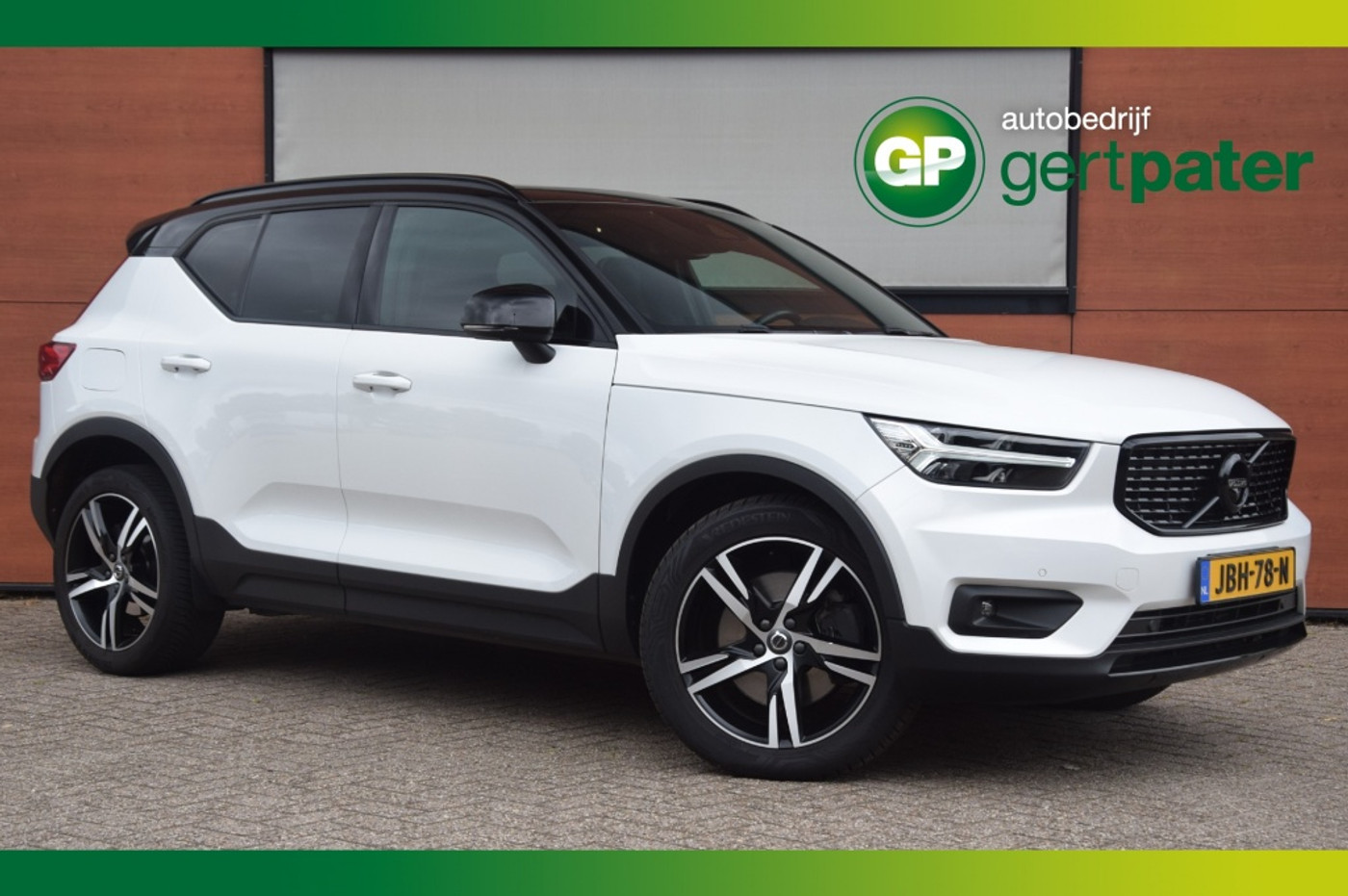 Volvo XC40 1.5 T5 Recharge R-Design Pano/Trekhaak/Camera/HarmanKardon 2021 - voorkant